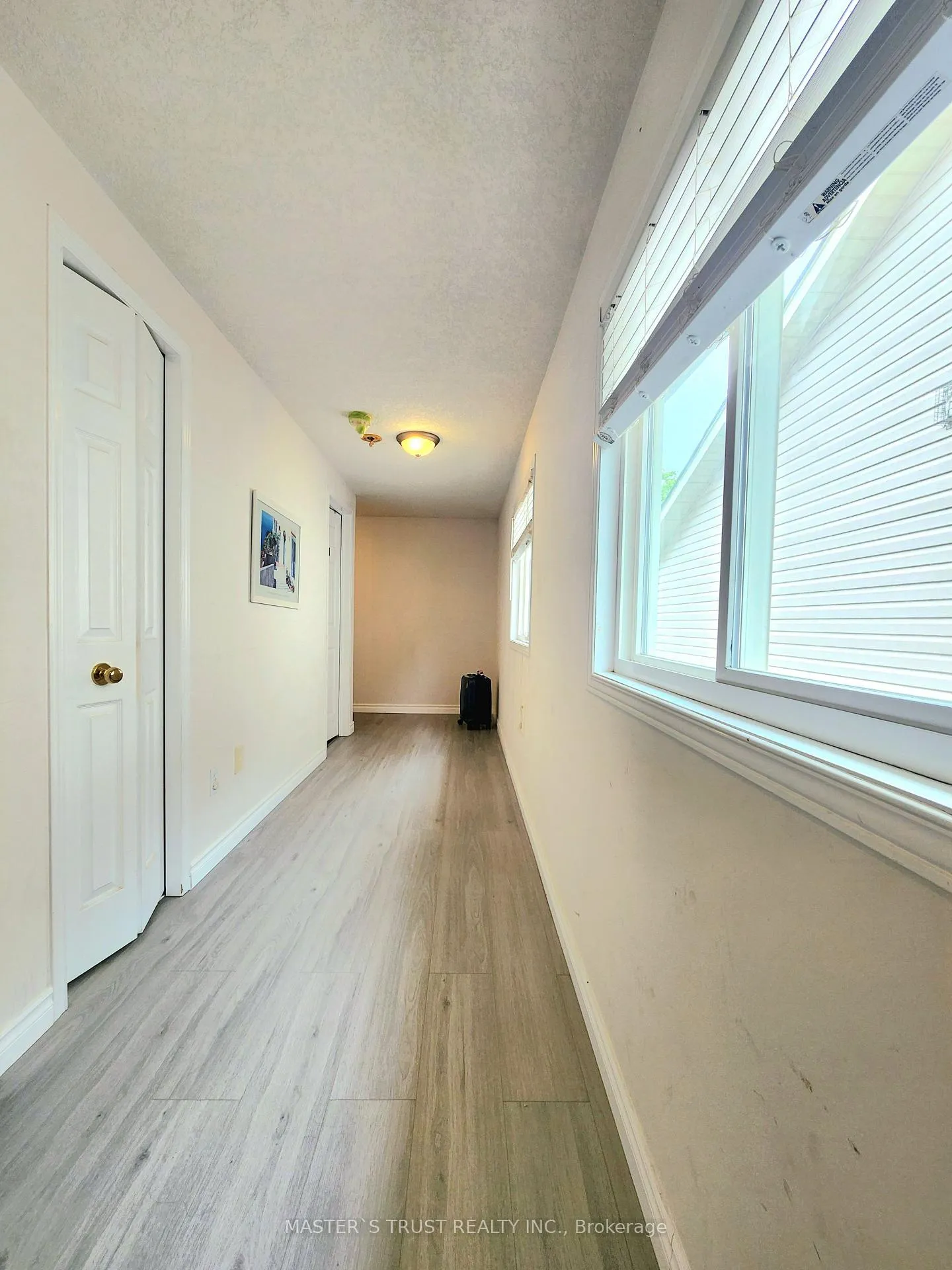 Photo 6 of 745 Laurelwood Drive, Waterloo, Columbia Forest/Clair Hills — HOMEH