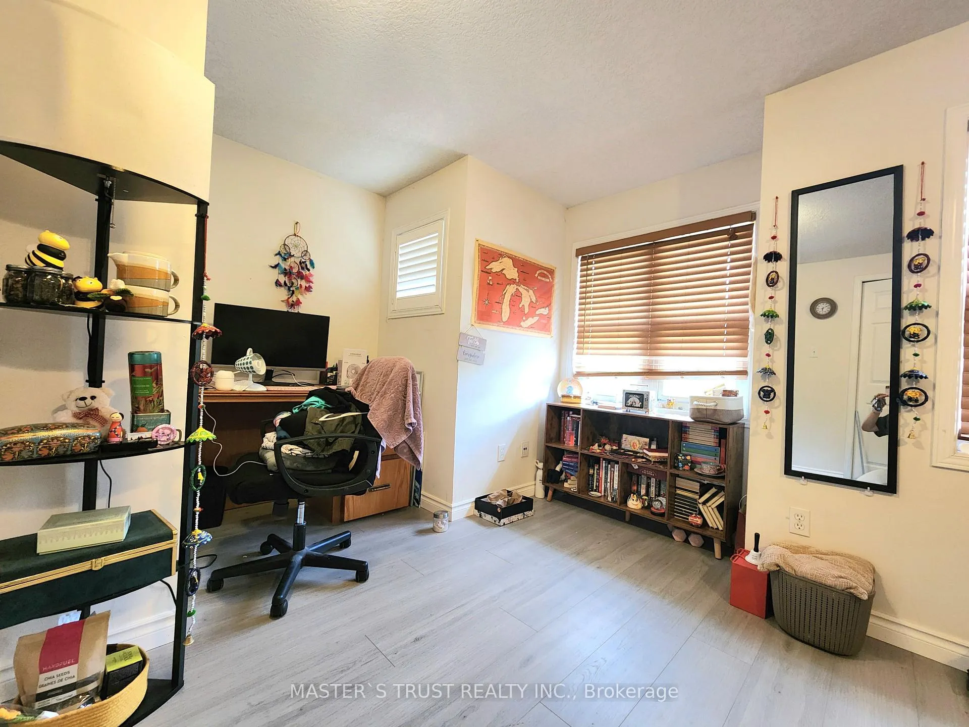 Photo 7 of 745 Laurelwood Drive, Waterloo, Columbia Forest/Clair Hills — HOMEH