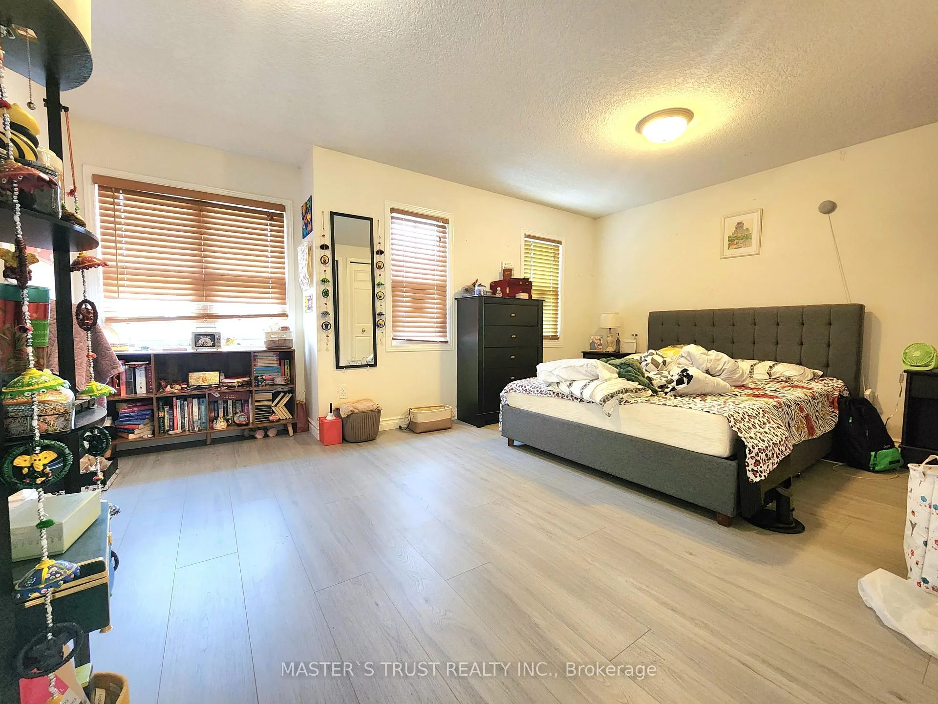Photo 8 of 745 Laurelwood Drive, Waterloo, Columbia Forest/Clair Hills — HOMEH