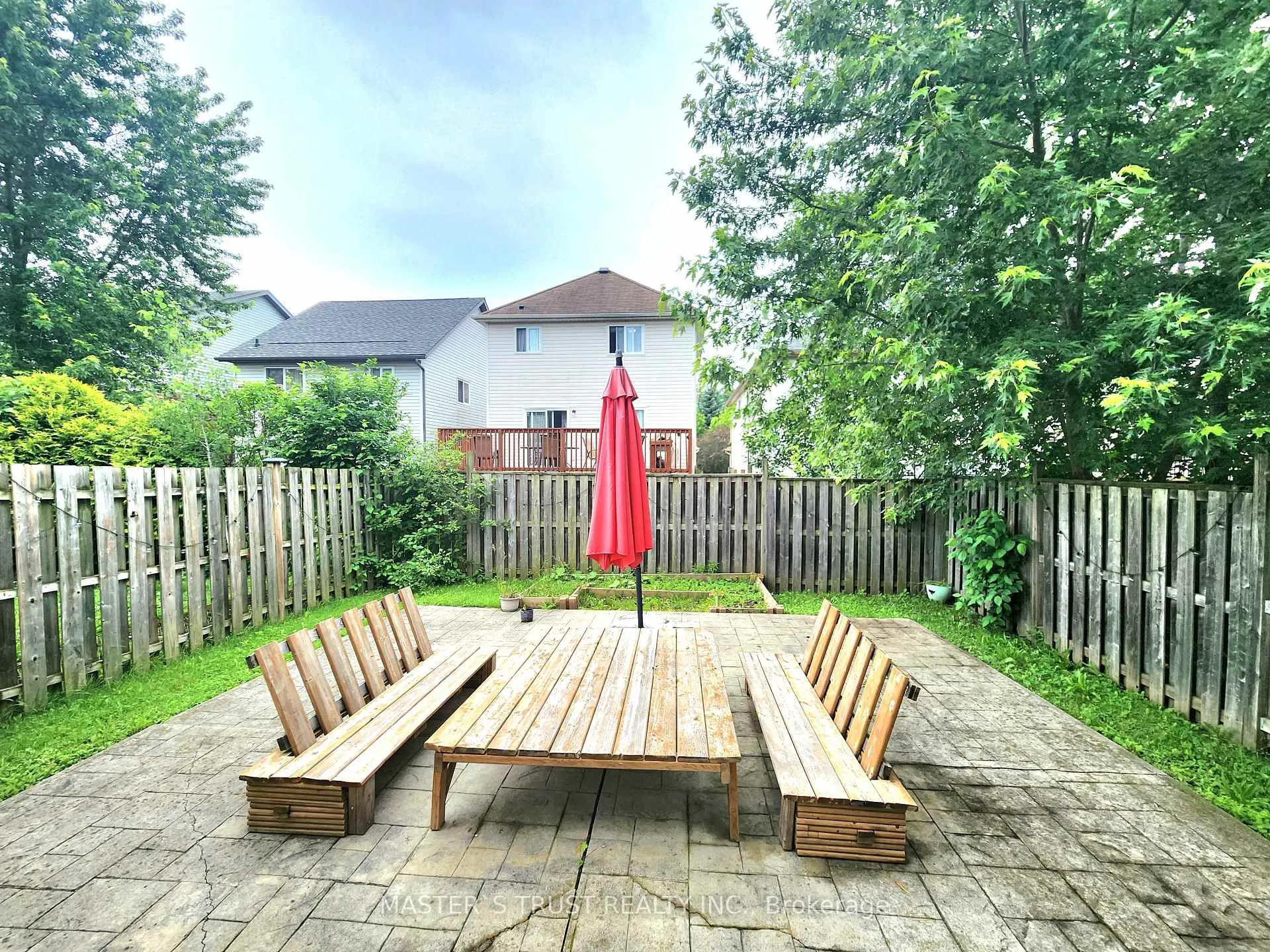 Photo 14 of 745 Laurelwood Drive, Waterloo, Columbia Forest/Clair Hills — HOMEH
