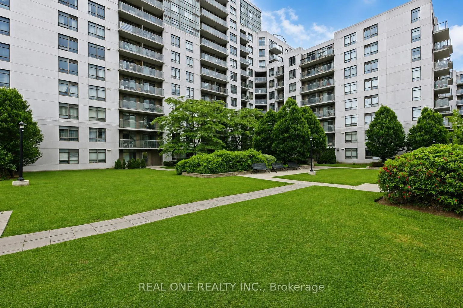 Photo 12 of Unit 624, 812 Lansdowne Avenue, Toronto, Dovercourt-Wallace Emerson-Junction — HOMEH