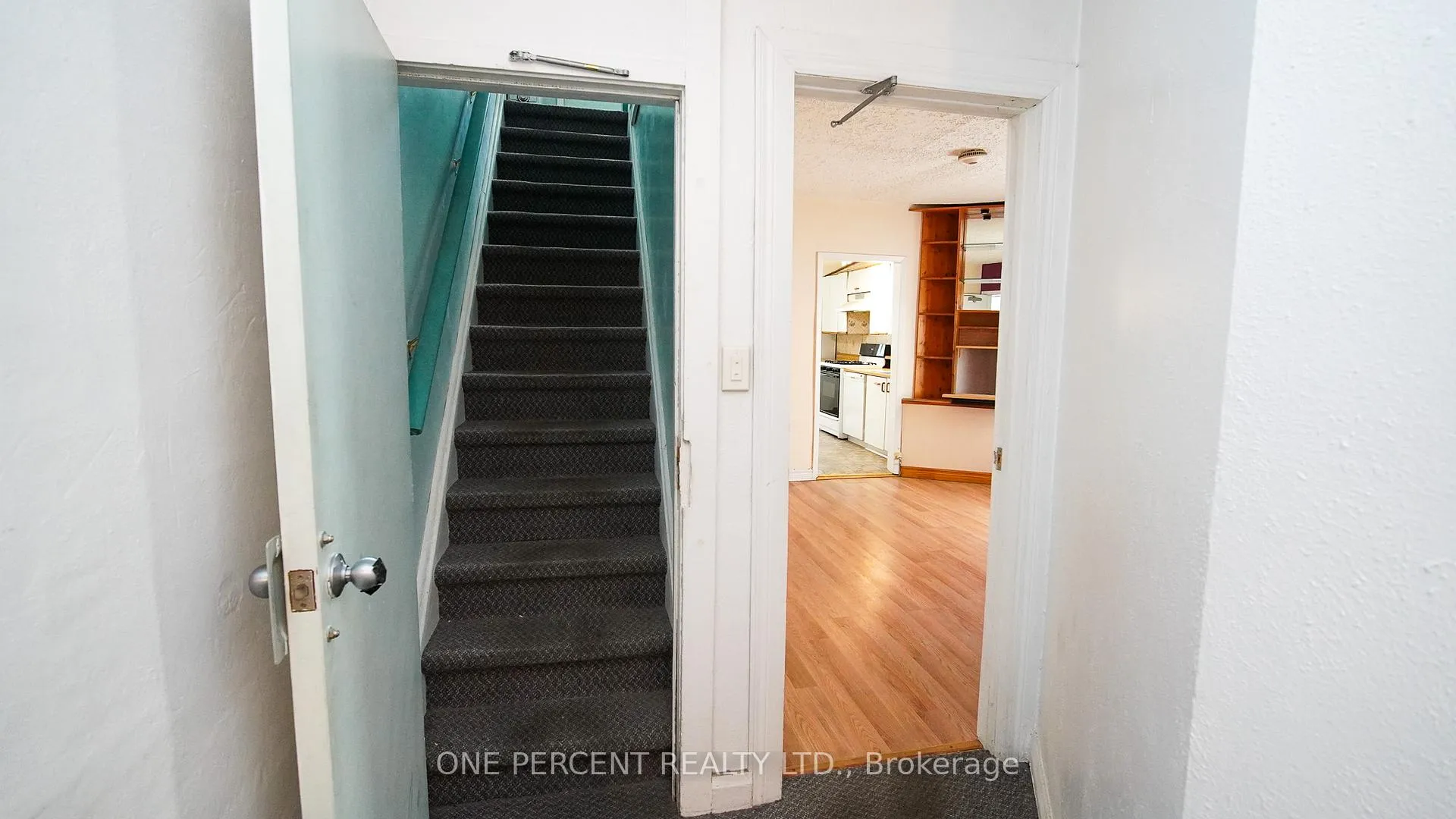 Photo 5 of 67 Murrie Street, Etobicoke, Mimico — HOMEH