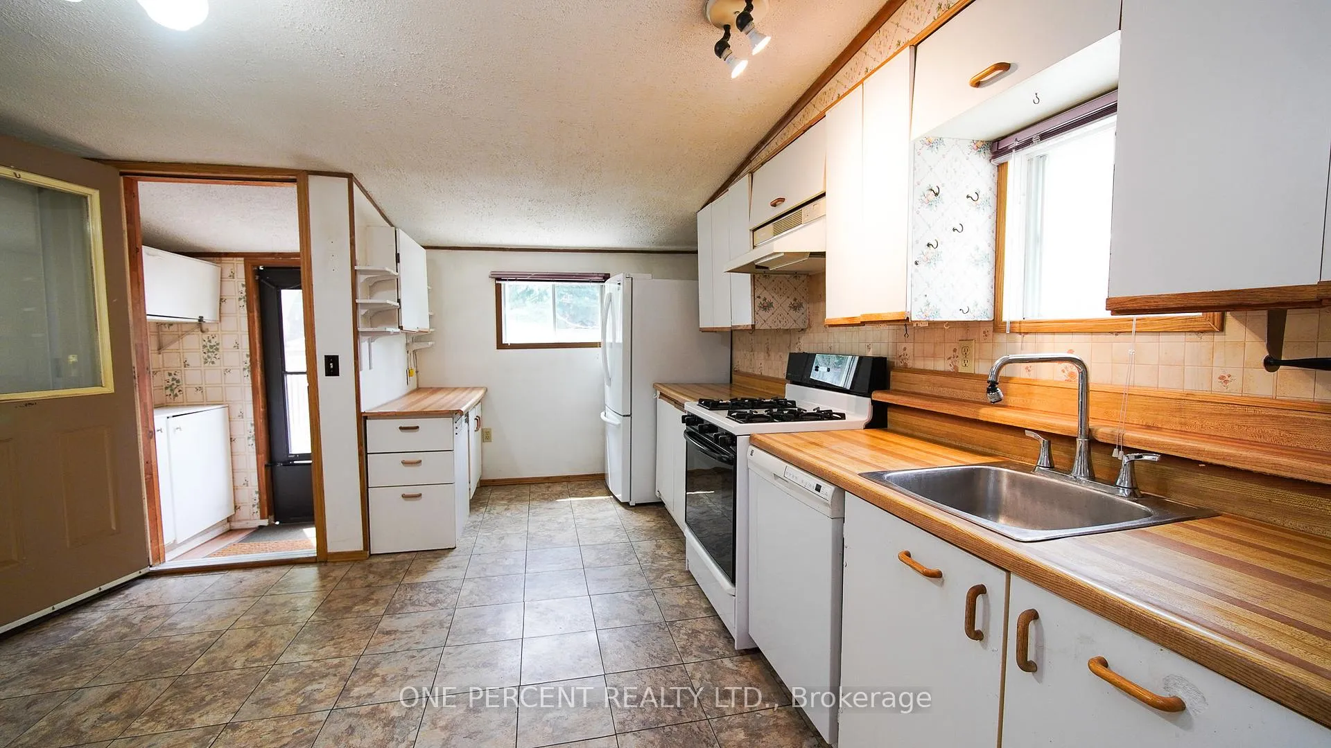 Photo 23 of 67 Murrie Street, Etobicoke, Mimico — HOMEH