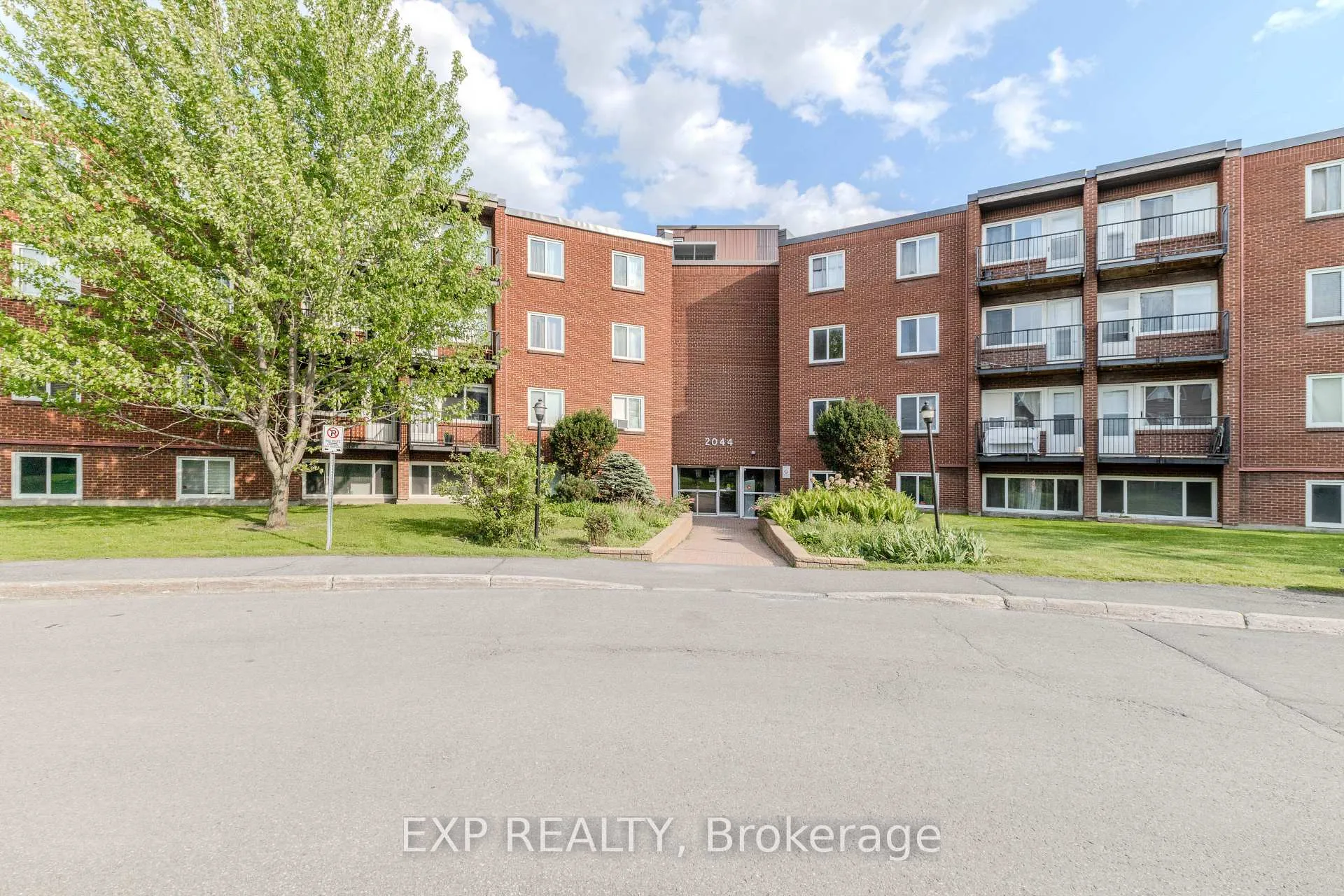 Photo 1 of Unit 404 B, 2044 Arrowsmith Drive, Ottawa, Beacon Hill South — HOMEH