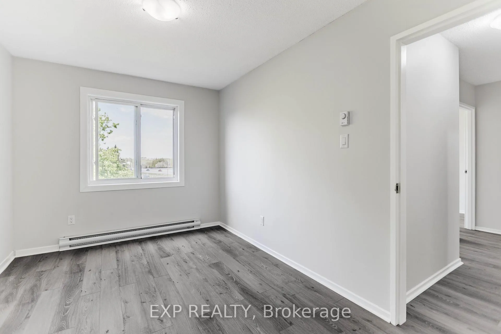 Photo 11 of Unit 404 B, 2044 Arrowsmith Drive, Ottawa, Beacon Hill South — HOMEH