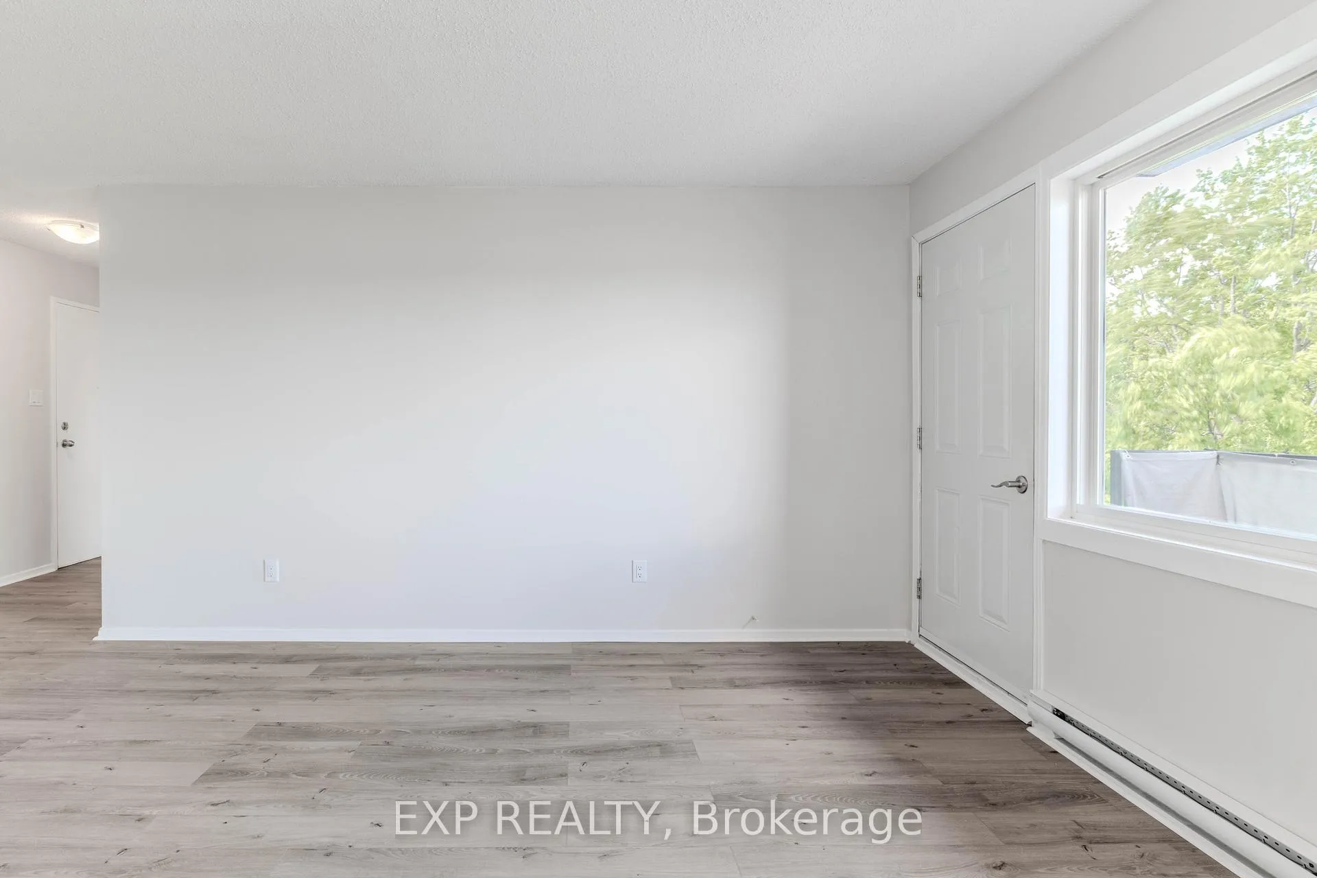 Photo 12 of Unit 404 B, 2044 Arrowsmith Drive, Ottawa, Beacon Hill South — HOMEH