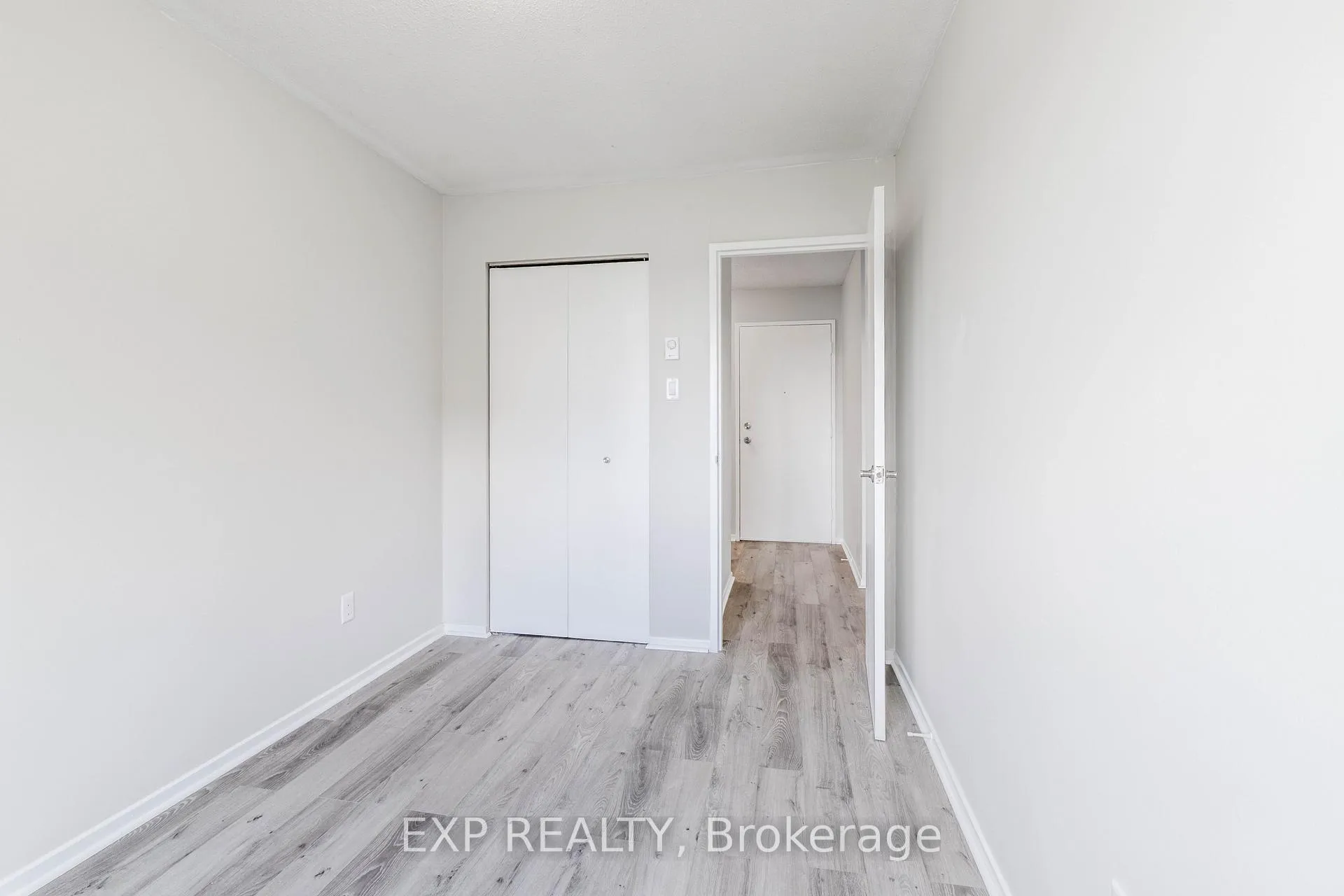 Photo 18 of Unit 404 B, 2044 Arrowsmith Drive, Ottawa, Beacon Hill South — HOMEH