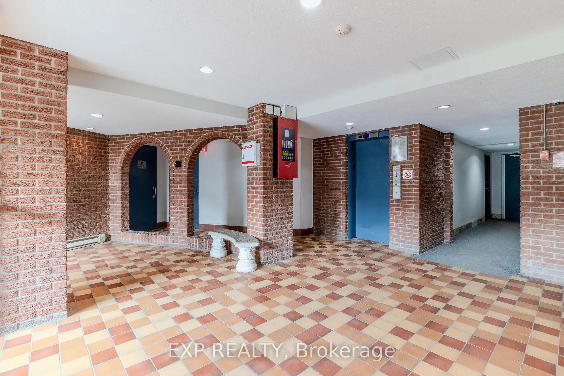 Photo 32 of Unit 404 B, 2044 Arrowsmith Drive, Ottawa, Beacon Hill South — HOMEH