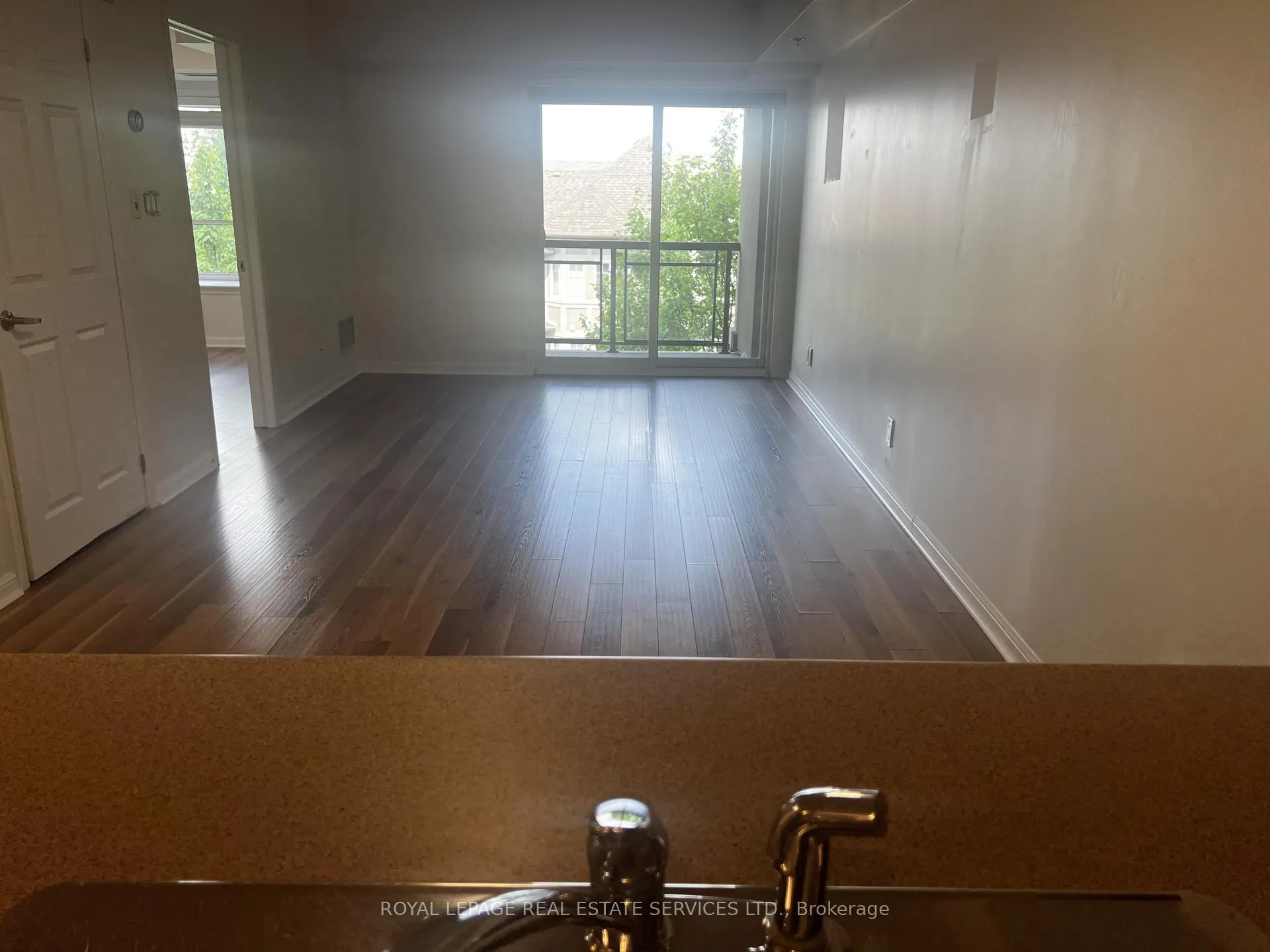 Photo 2 of Unit 406, 3070 Rotary Way, Burlington, Alton — HOMEH