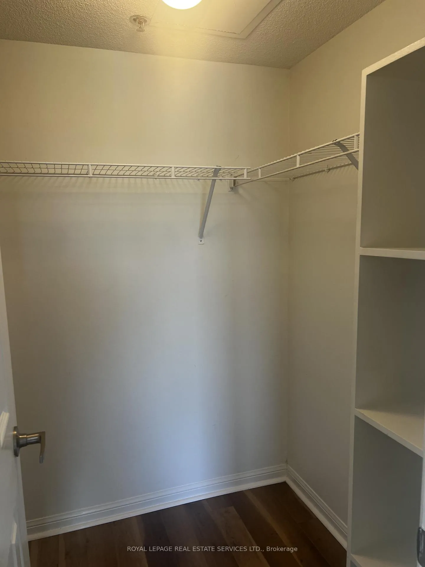Photo 4 of Unit 406, 3070 Rotary Way, Burlington, Alton — HOMEH