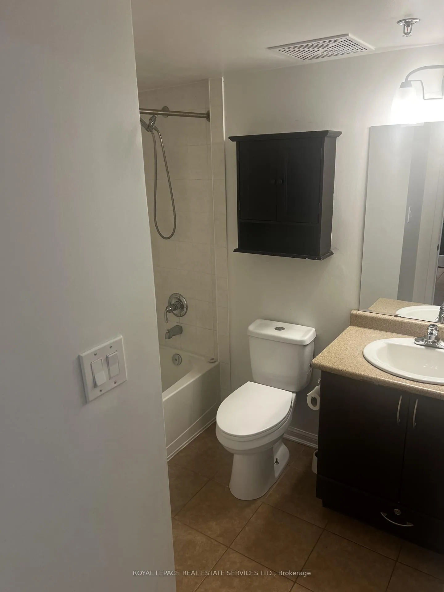 Photo 8 of Unit 406, 3070 Rotary Way, Burlington, Alton — HOMEH