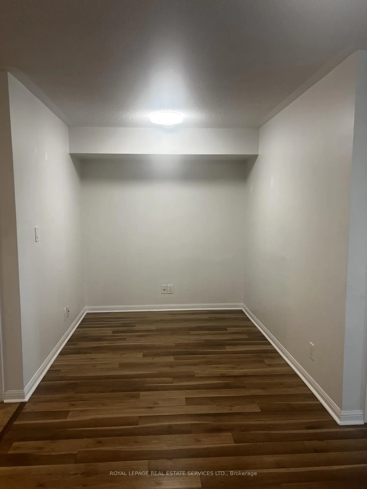 Photo 10 of Unit 406, 3070 Rotary Way, Burlington, Alton — HOMEH