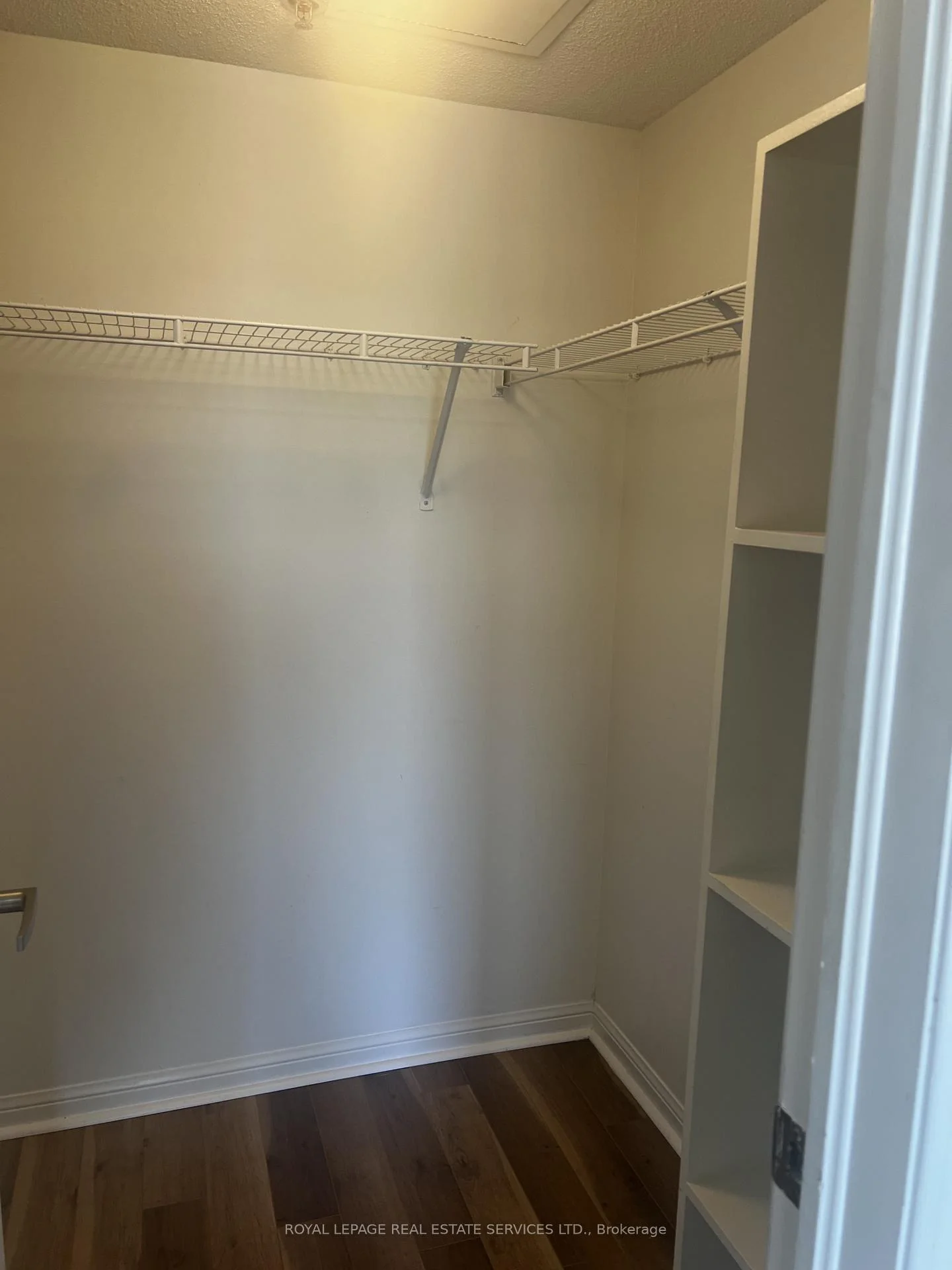 Photo 17 of Unit 406, 3070 Rotary Way, Burlington, Alton — HOMEH