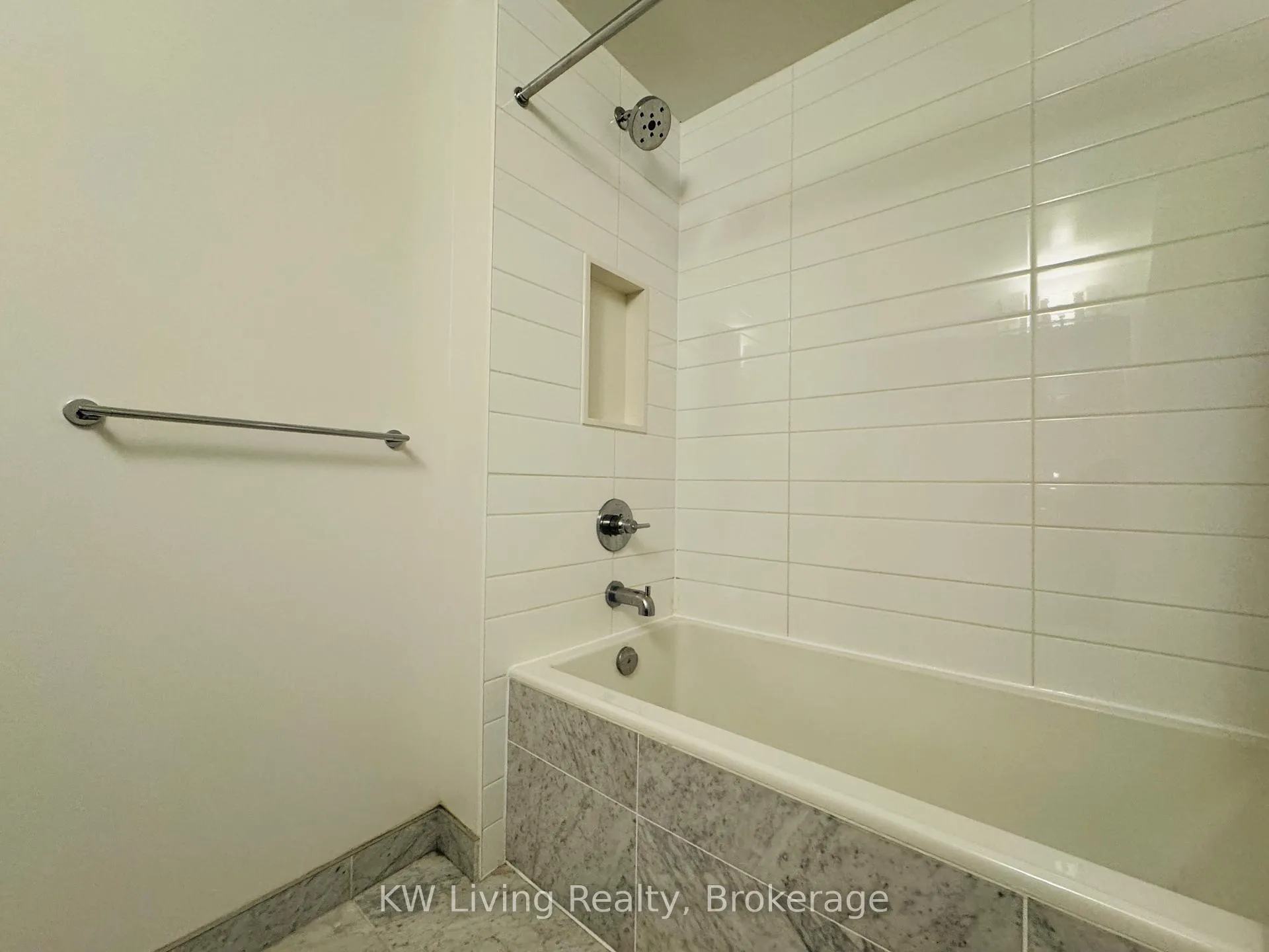 Photo 7 of Unit 1602, 38 Iannuzzi Street, Toronto, Waterfront Communities — HOMEH