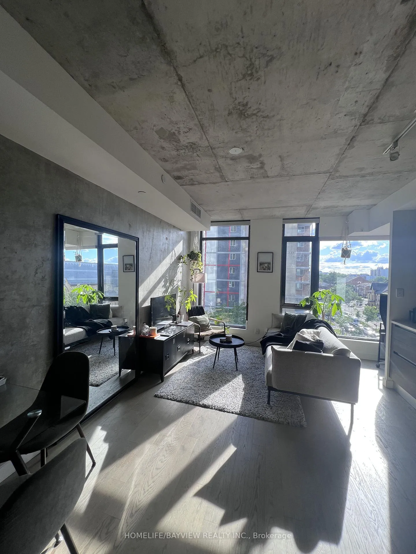 Photo 2 of Unit 403, 111 Bathurst Street, Toronto, Waterfront Communities — HOMEH