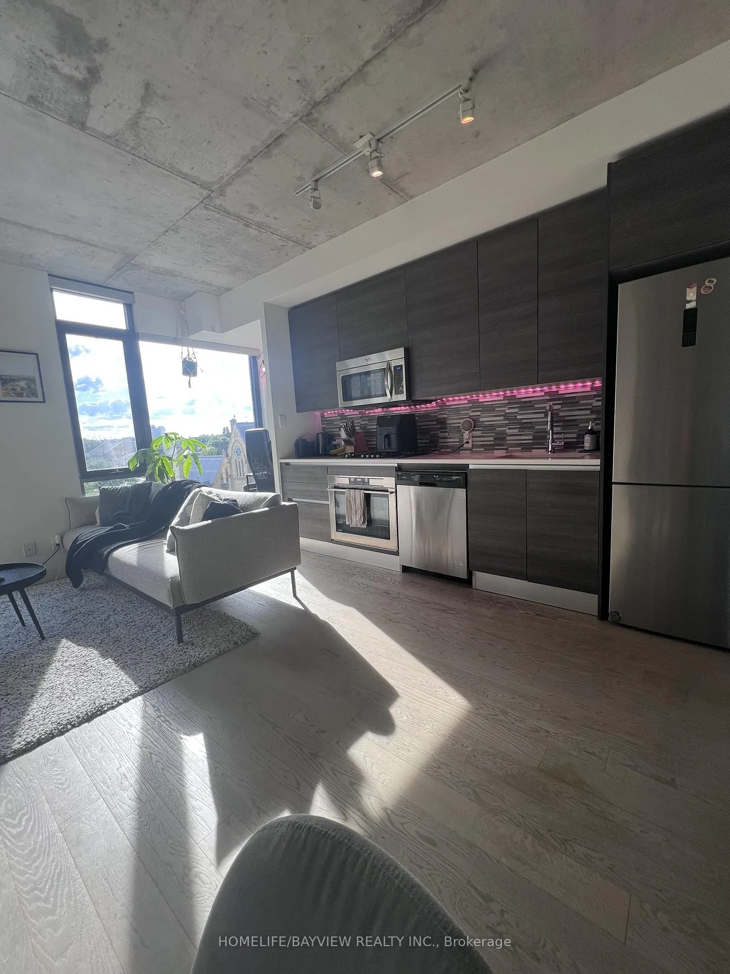 Photo 10 of Unit 403, 111 Bathurst Street, Toronto, Waterfront Communities — HOMEH