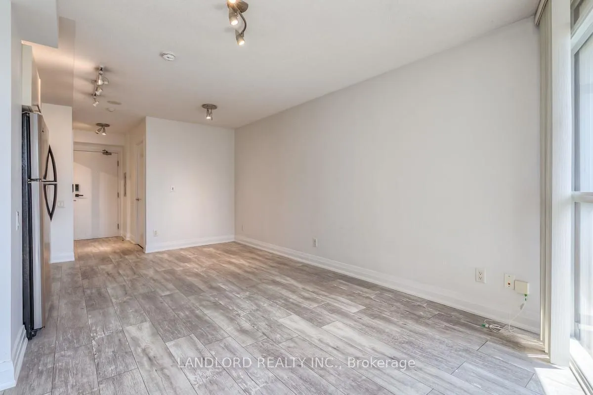 Photo 4 of Unit 1408, 21 Carlton Street, Toronto, Church-Yonge Corridor — HOMEH