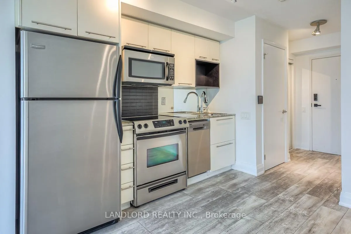 Photo 8 of Unit 1408, 21 Carlton Street, Toronto, Church-Yonge Corridor — HOMEH