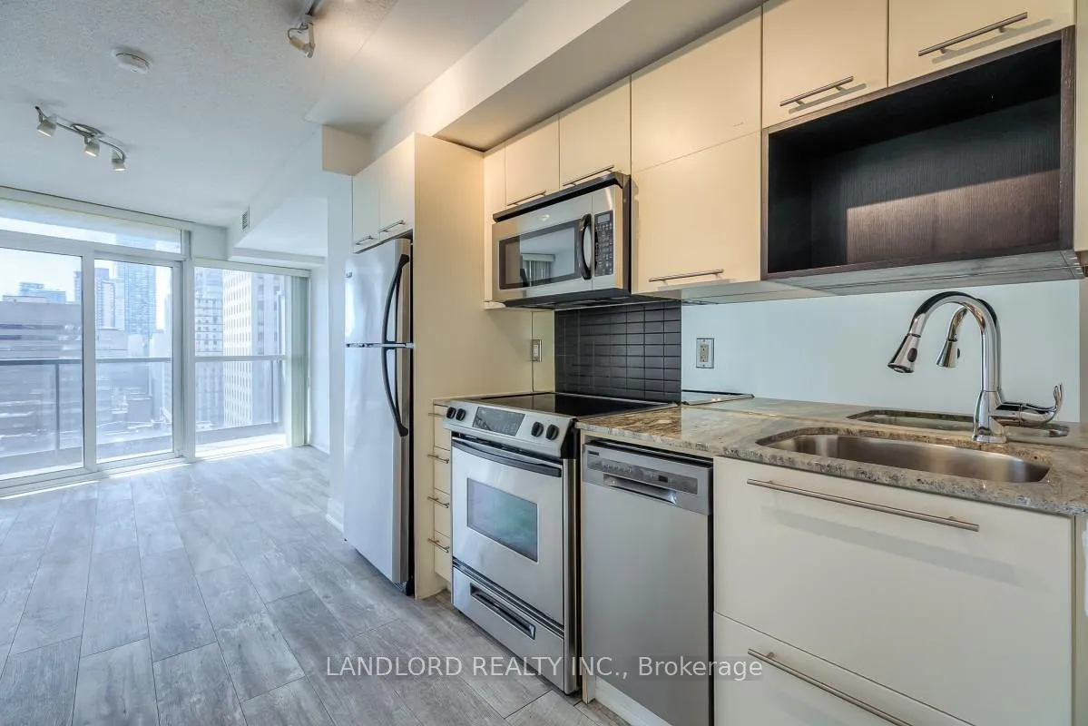 Photo 10 of Unit 1408, 21 Carlton Street, Toronto, Church-Yonge Corridor — HOMEH