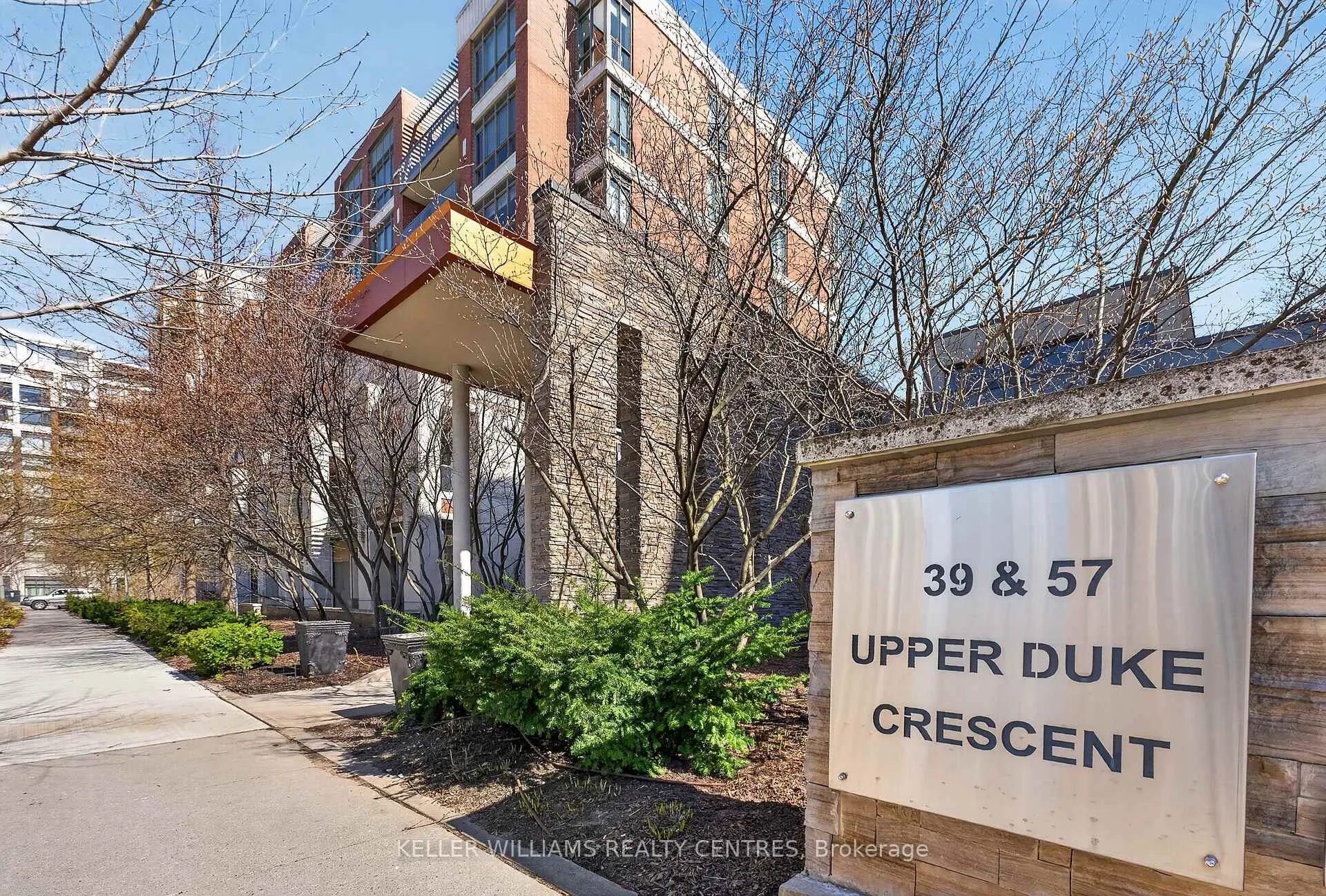 Photo 2 of Unit 304, 57 Upper Duke Crescent, Markham, Unionville — HOMEH