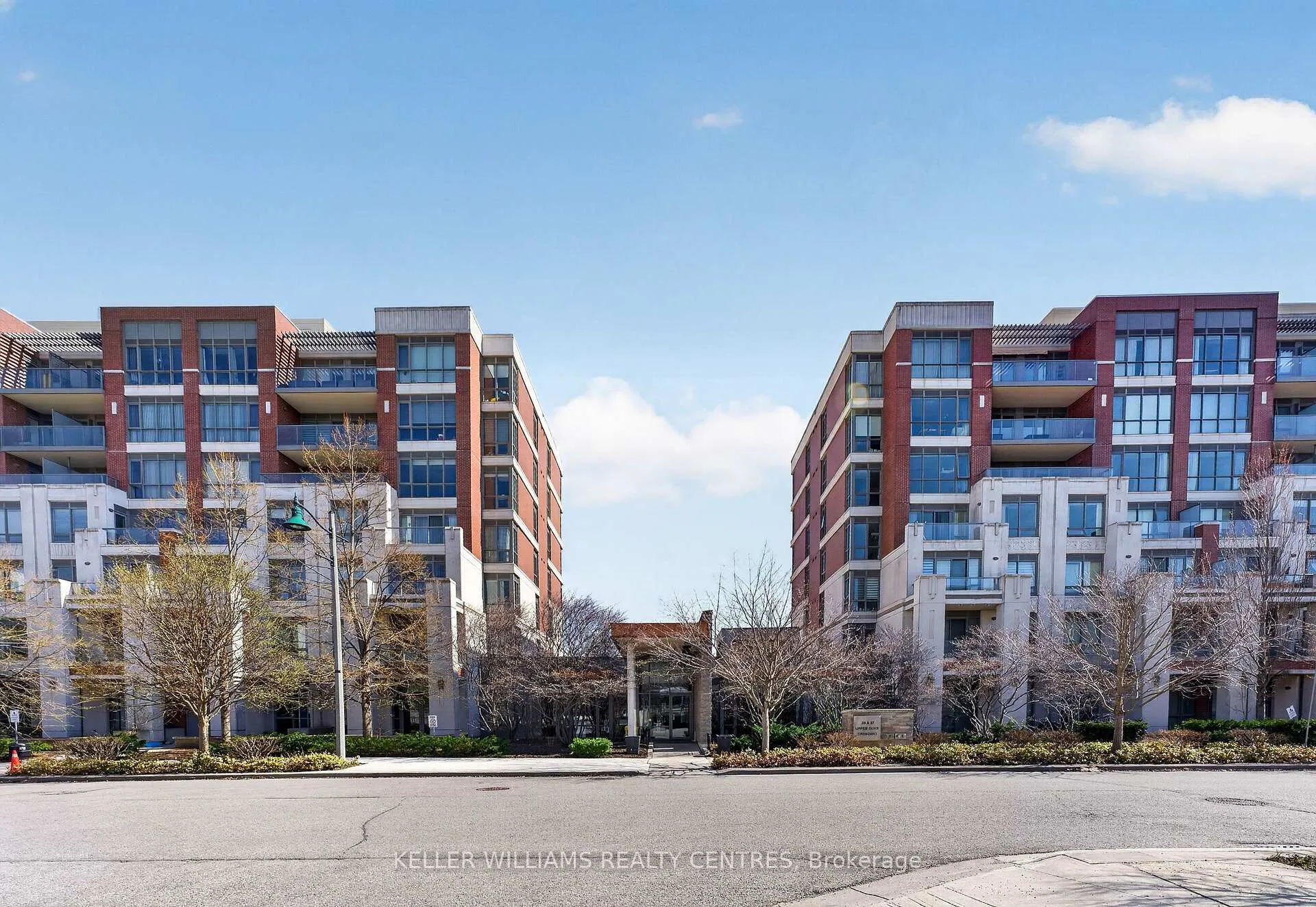 Photo 3 of Unit 304, 57 Upper Duke Crescent, Markham, Unionville — HOMEH