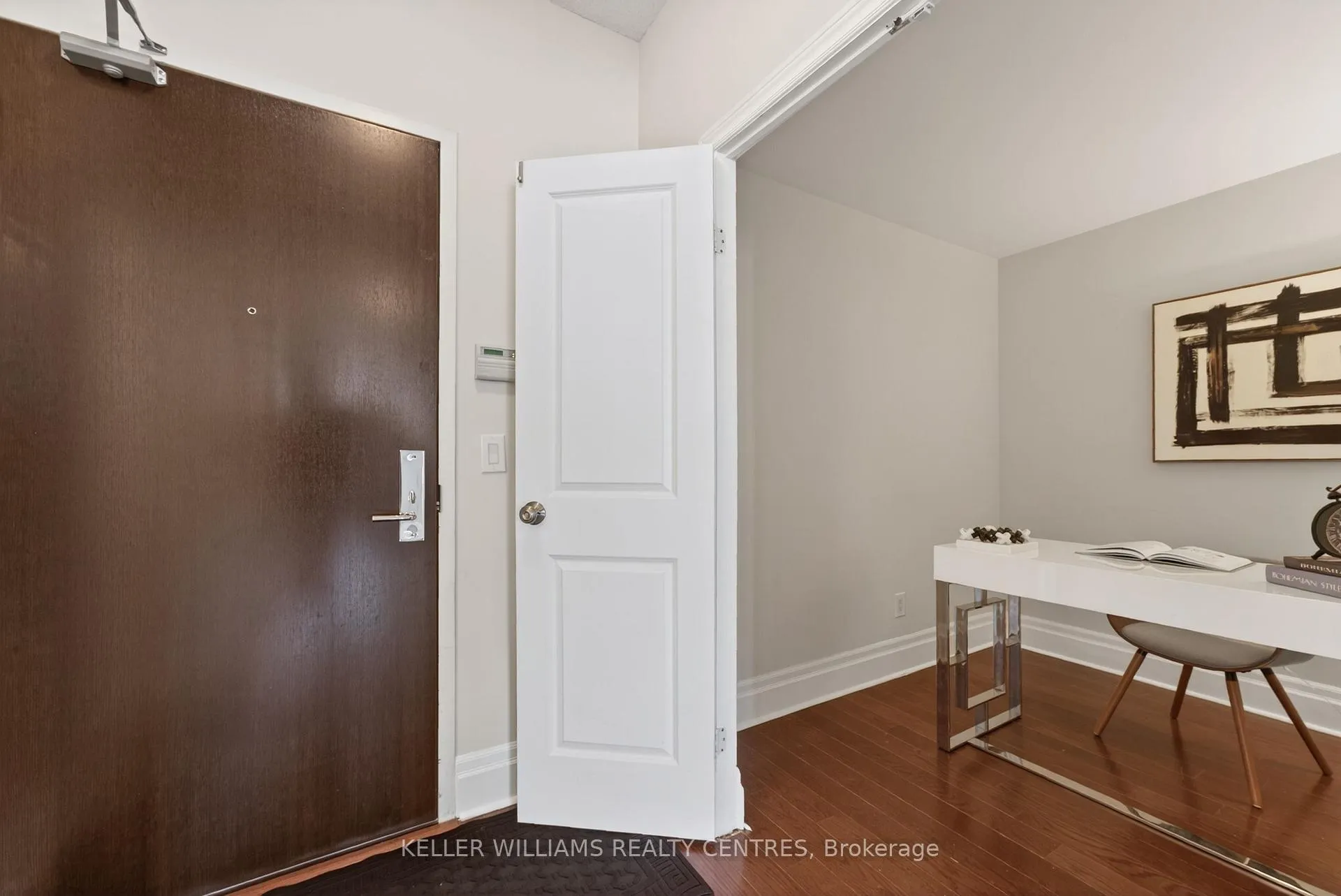 Photo 6 of Unit 304, 57 Upper Duke Crescent, Markham, Unionville — HOMEH