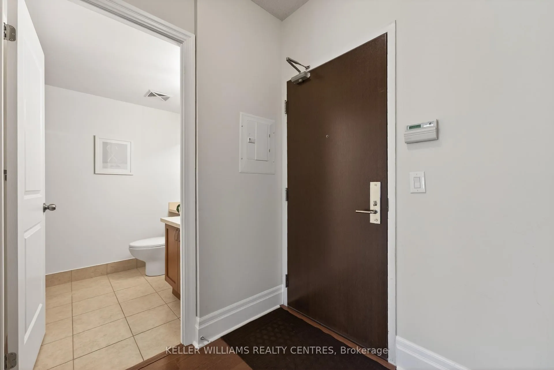 Photo 8 of Unit 304, 57 Upper Duke Crescent, Markham, Unionville — HOMEH