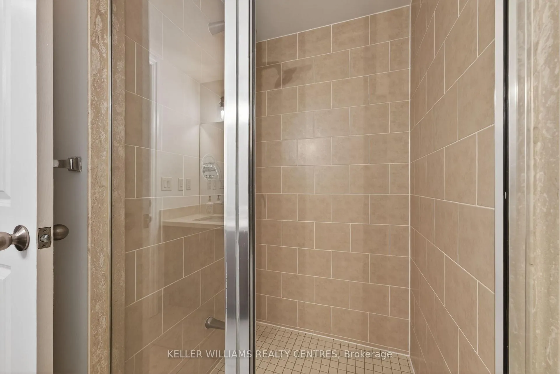 Photo 10 of Unit 304, 57 Upper Duke Crescent, Markham, Unionville — HOMEH