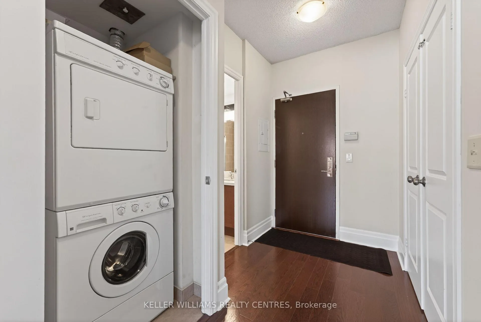 Photo 11 of Unit 304, 57 Upper Duke Crescent, Markham, Unionville — HOMEH