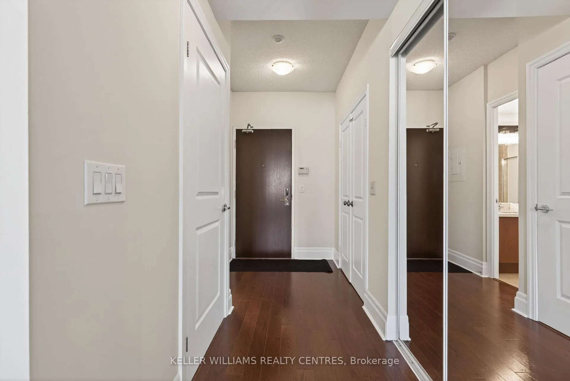 Photo 12 of Unit 304, 57 Upper Duke Crescent, Markham, Unionville — HOMEH