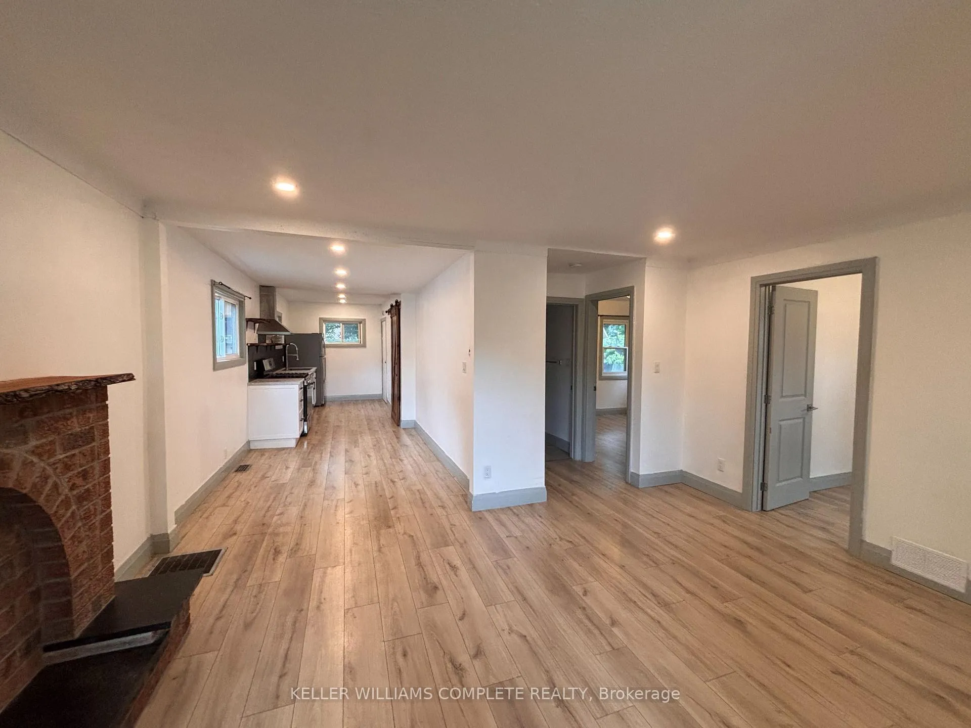 Photo 2 of Unit UPPER, 14 Elmwood Avenue, St. Catharines, E. Chester — HOMEH