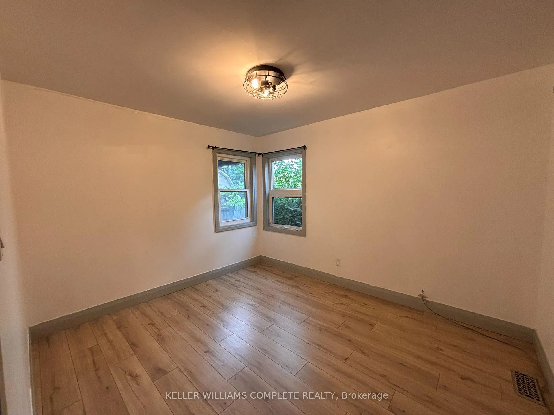 Photo 9 of Unit UPPER, 14 Elmwood Avenue, St. Catharines, E. Chester — HOMEH