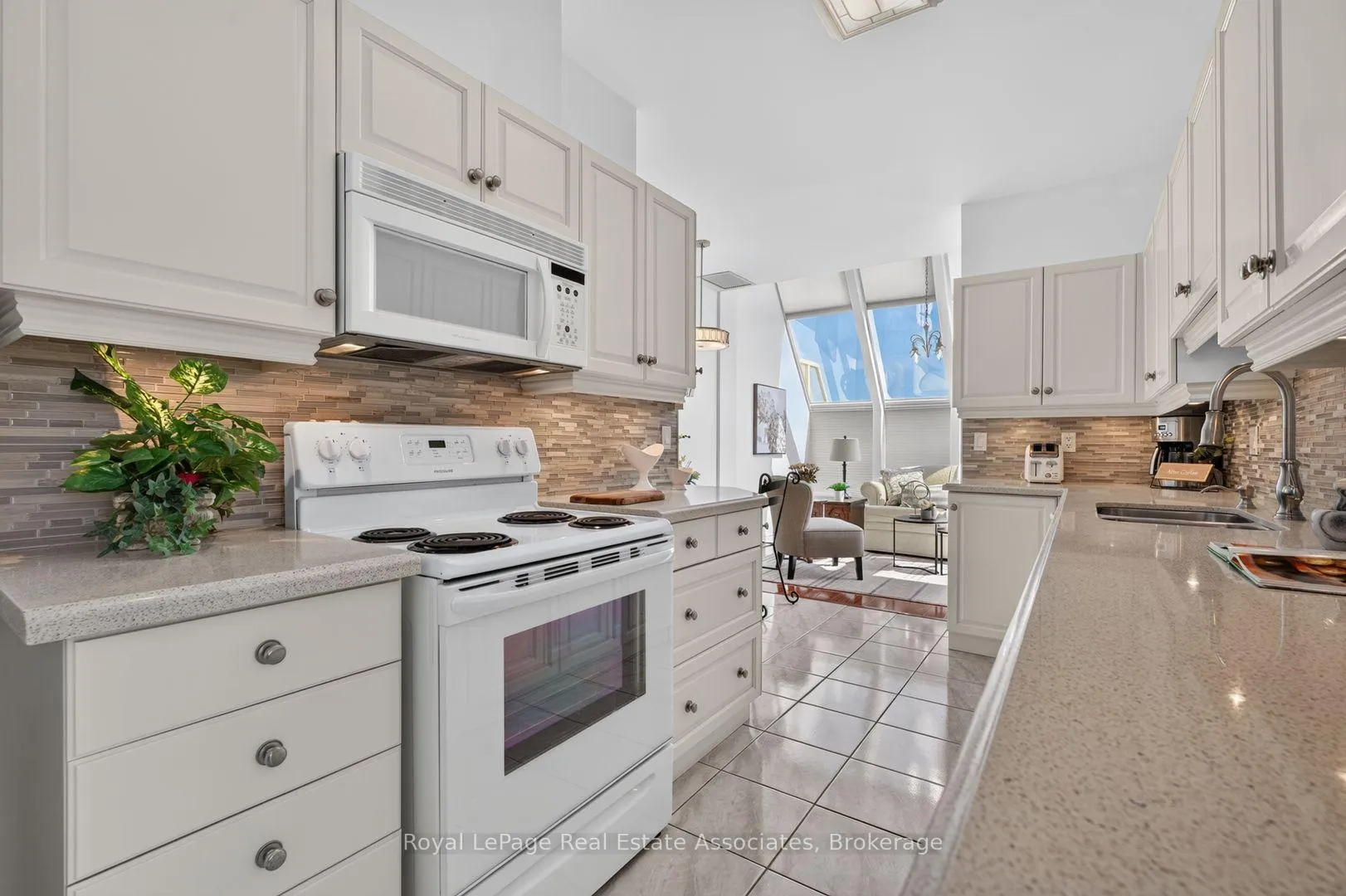 Photo 16 of Unit 502, 3 Dayspring Circle, Brampton, Goreway Drive Corridor — HOMEH