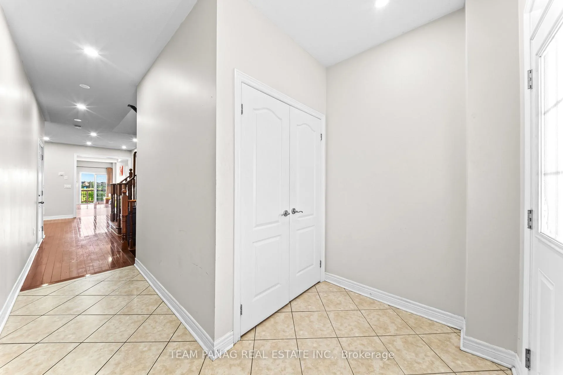 Photo 6 of 54 Clearfield Drive, Brampton, Bram East — HOMEH