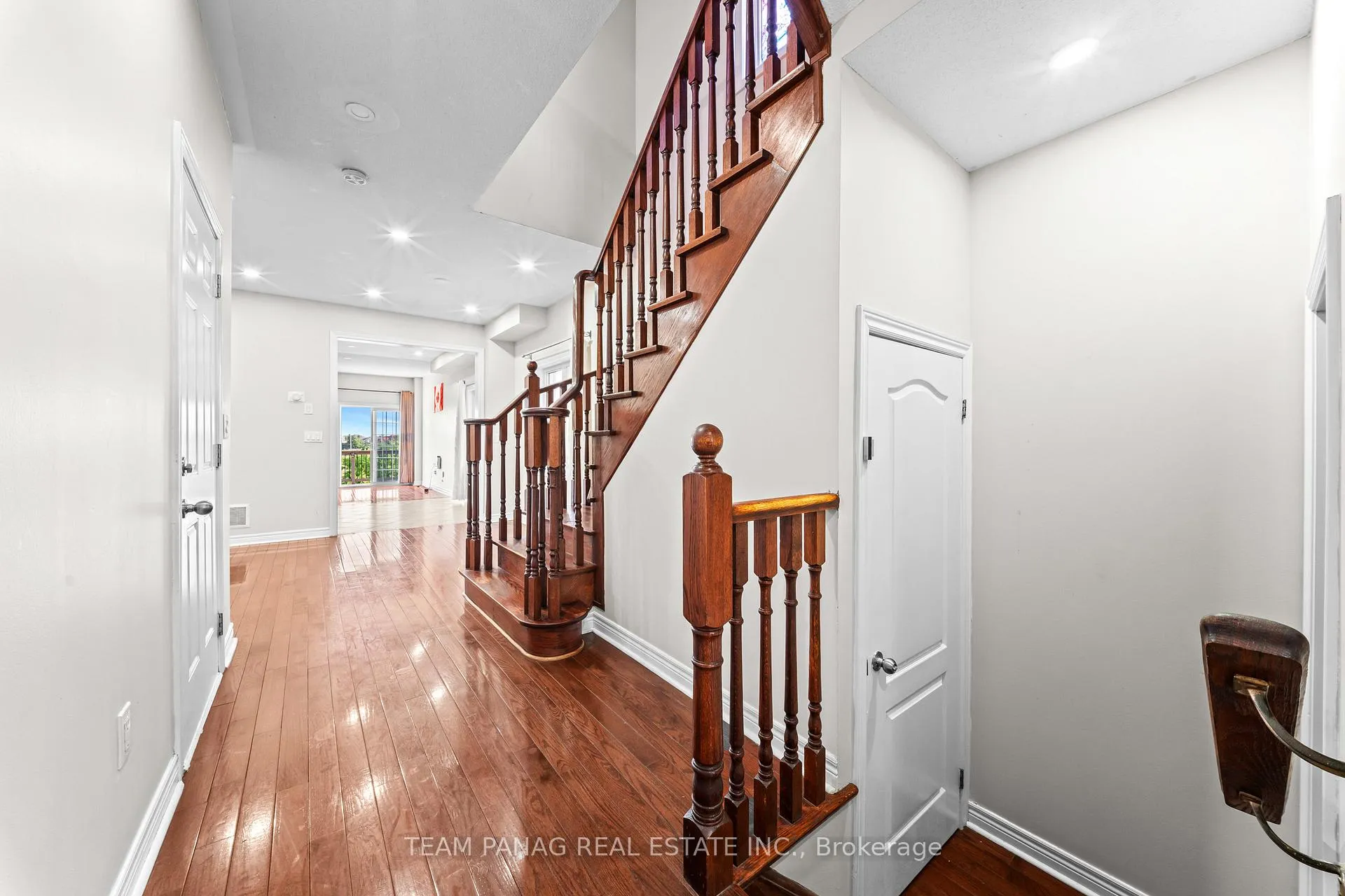 Photo 7 of 54 Clearfield Drive, Brampton, Bram East — HOMEH