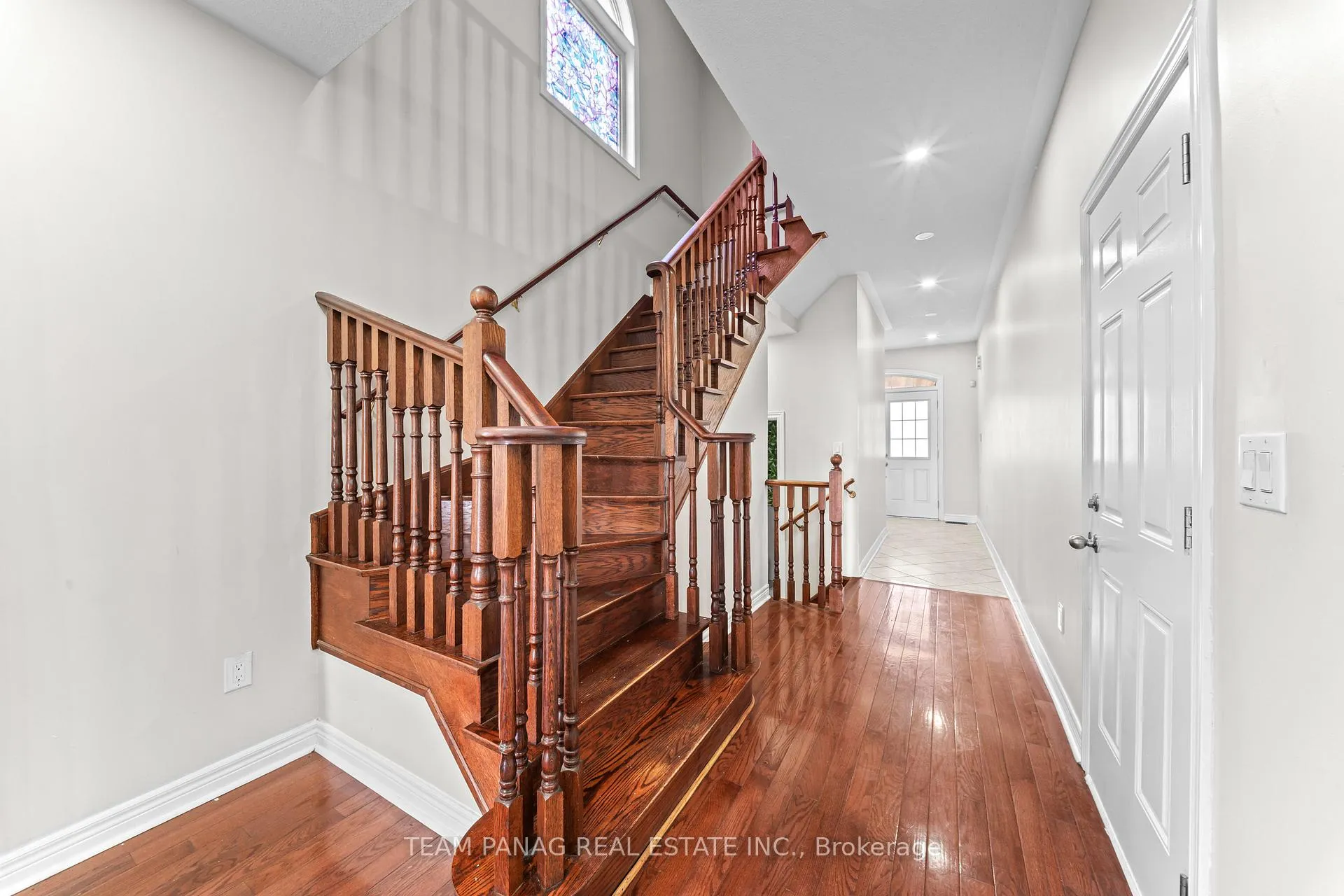 Photo 8 of 54 Clearfield Drive, Brampton, Bram East — HOMEH