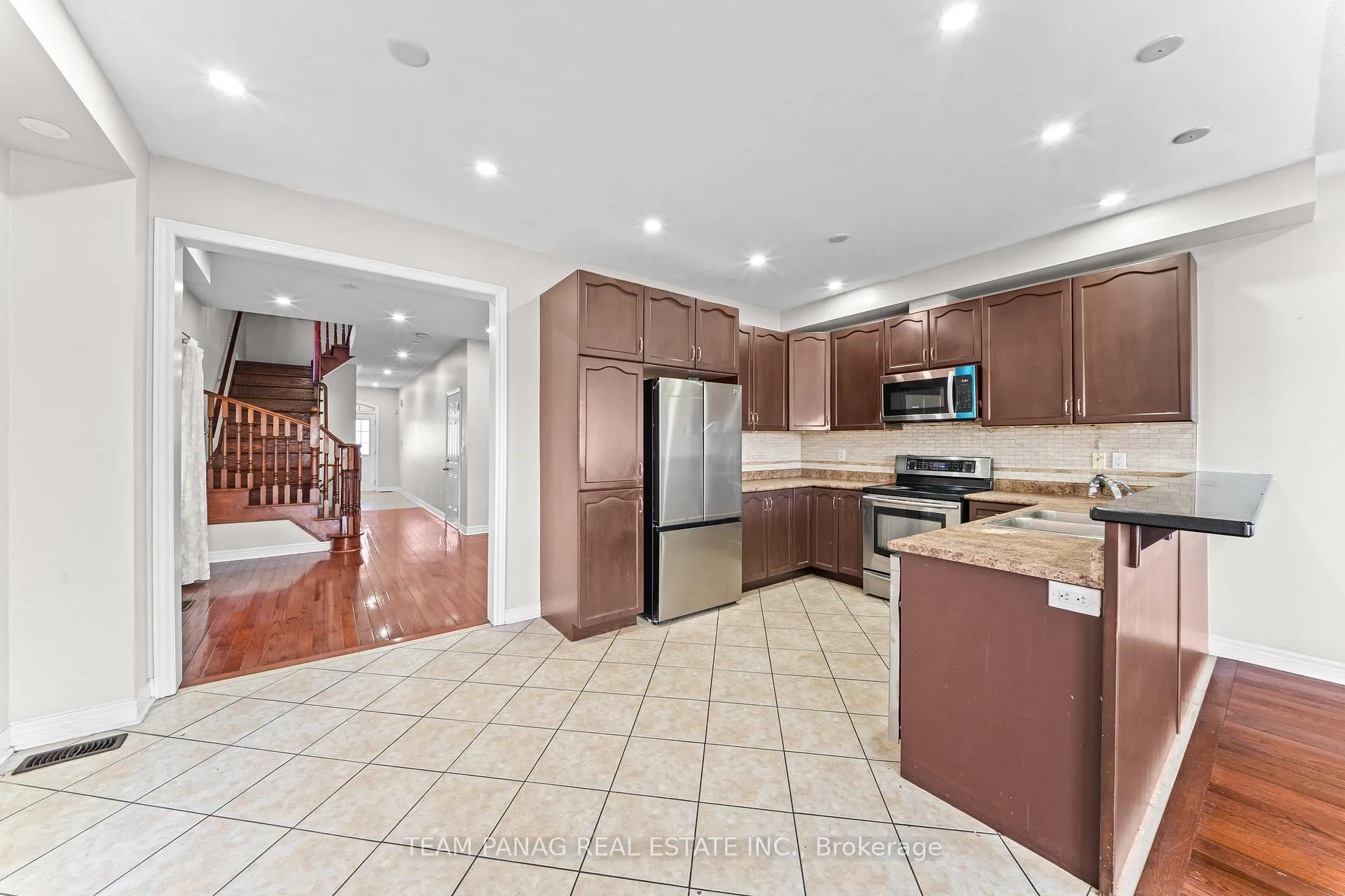 Photo 13 of 54 Clearfield Drive, Brampton, Bram East — HOMEH