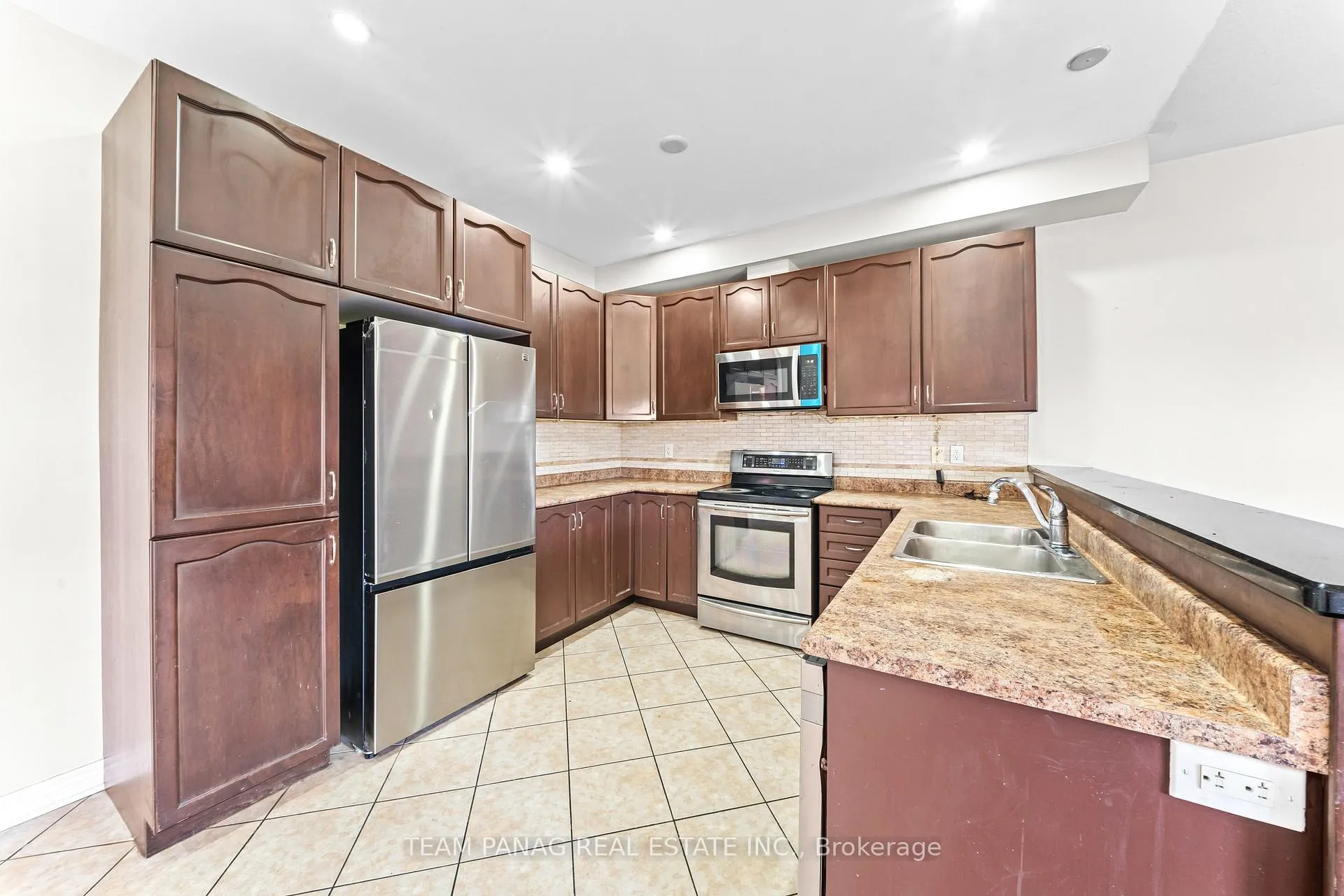 Photo 14 of 54 Clearfield Drive, Brampton, Bram East — HOMEH