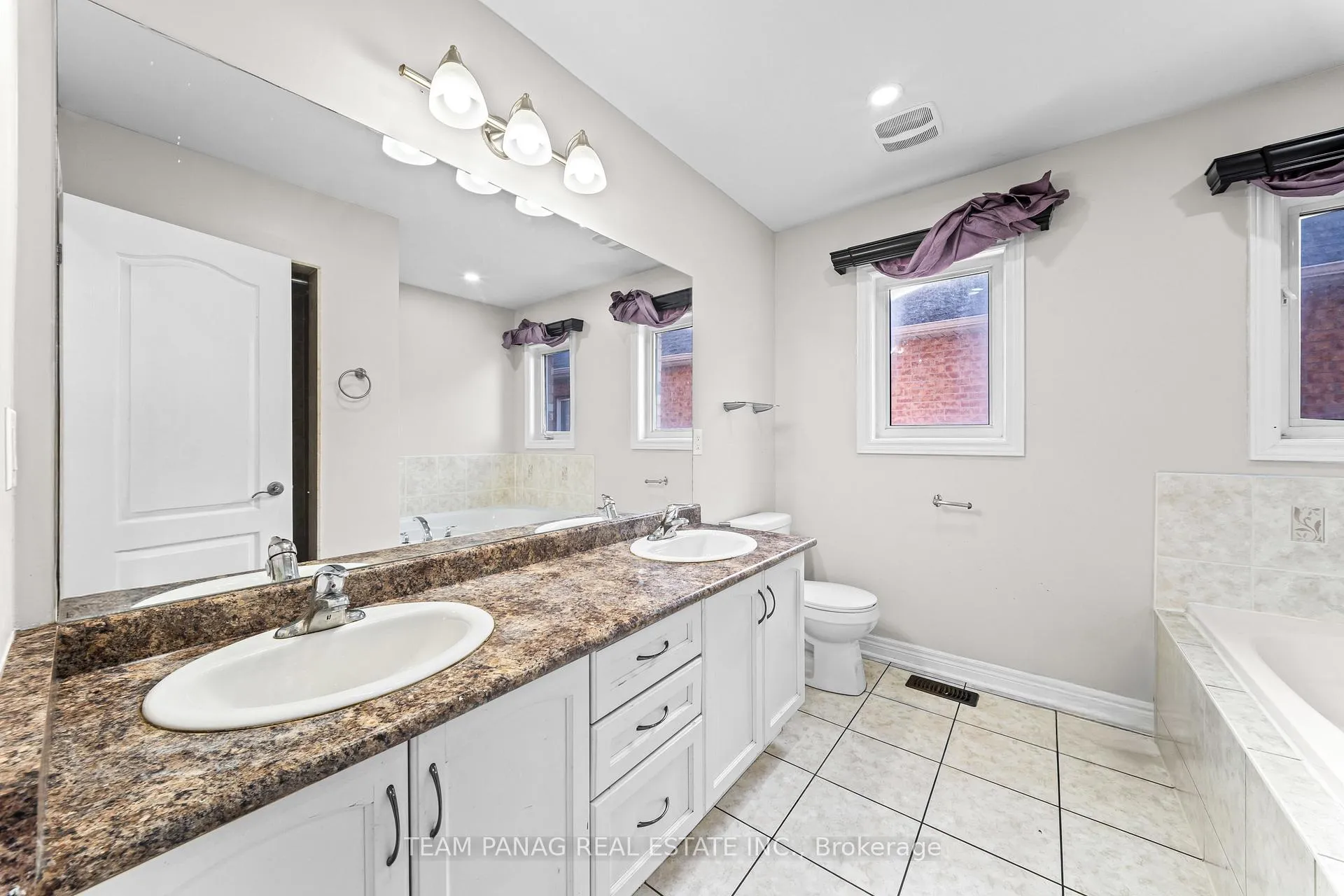 Photo 28 of 54 Clearfield Drive, Brampton, Bram East — HOMEH