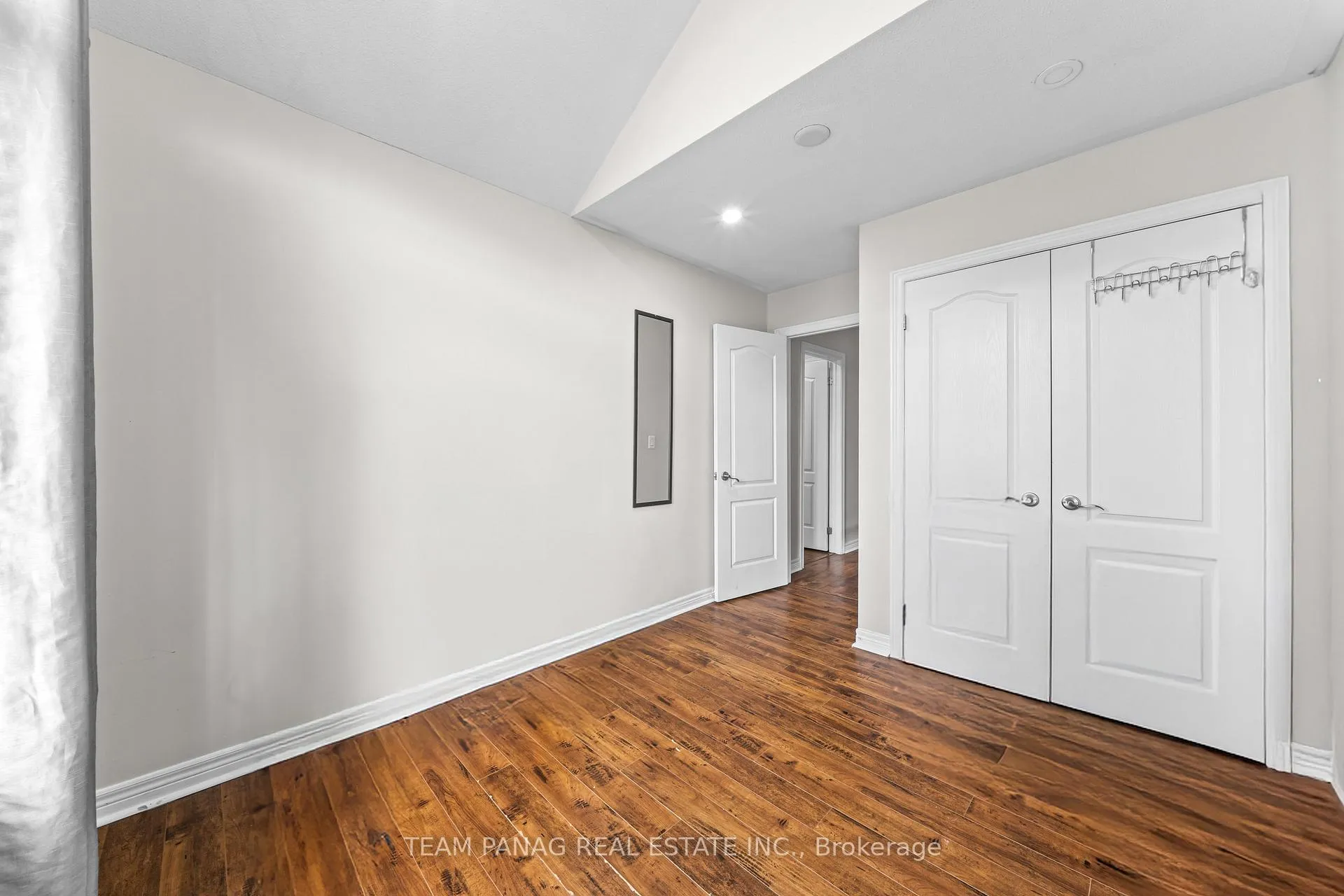 Photo 33 of 54 Clearfield Drive, Brampton, Bram East — HOMEH