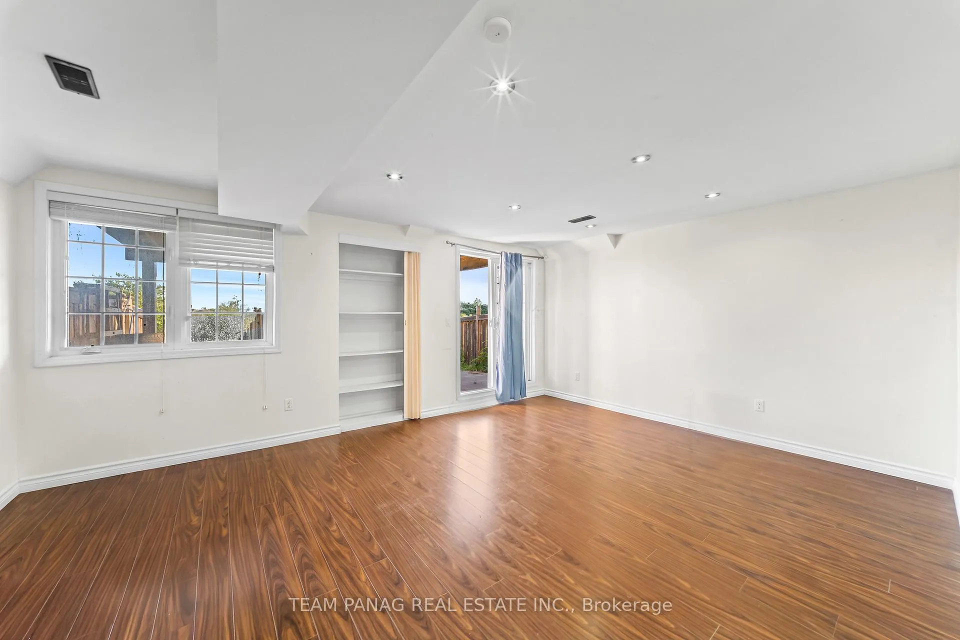 Photo 38 of 54 Clearfield Drive, Brampton, Bram East — HOMEH