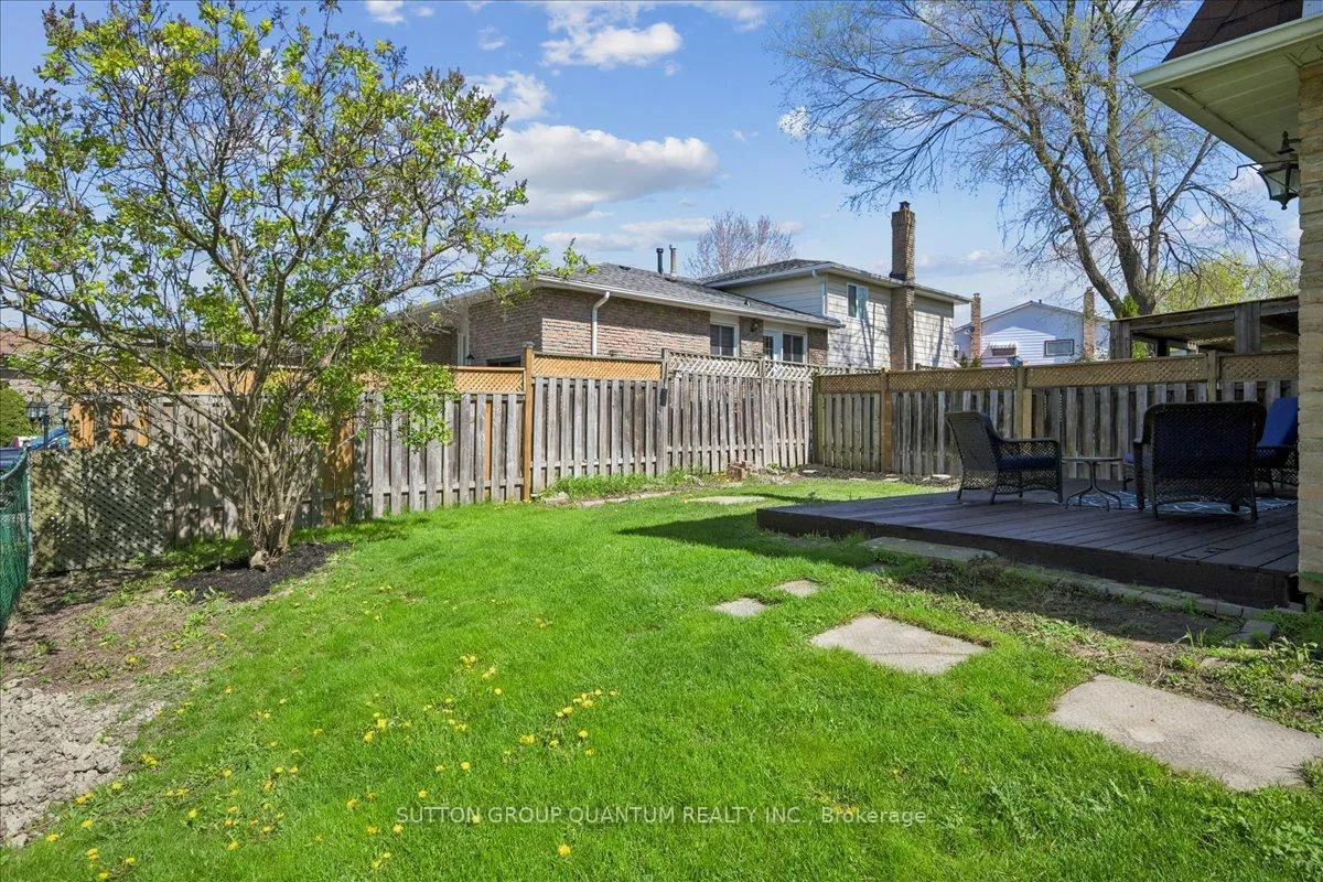 Photo 22 of 16 Salisbury Circle, Brampton, Brampton North — HOMEH