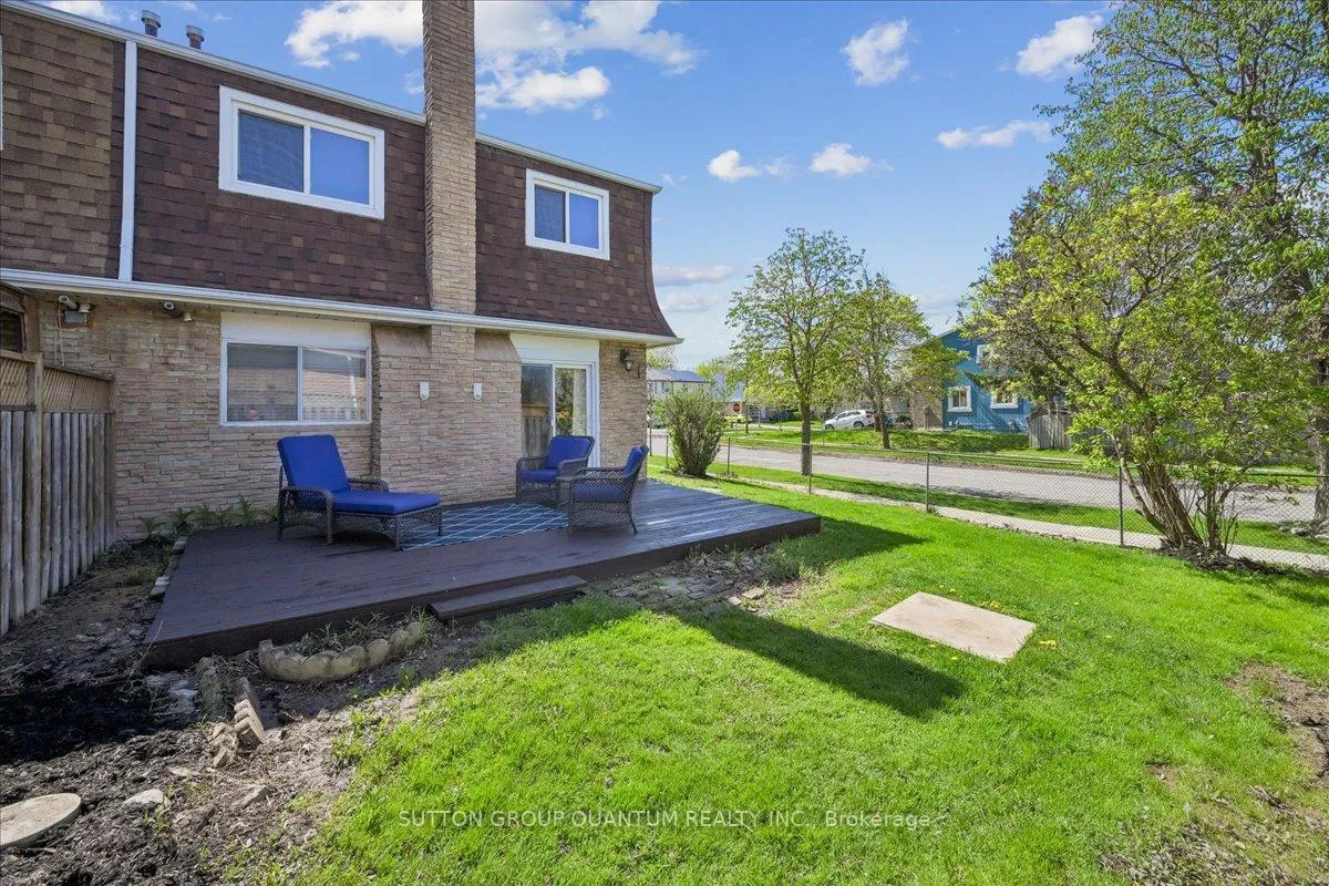 Photo 25 of 16 Salisbury Circle, Brampton, Brampton North — HOMEH