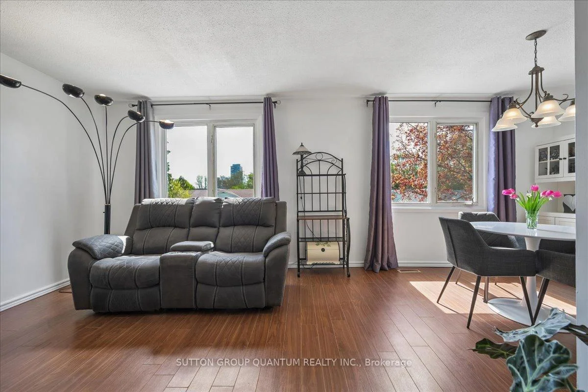 Photo 37 of 16 Salisbury Circle, Brampton, Brampton North — HOMEH