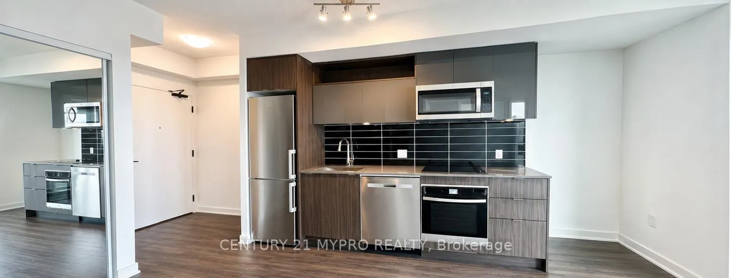 Front of Unit 4905, 100 Dalhousie Street