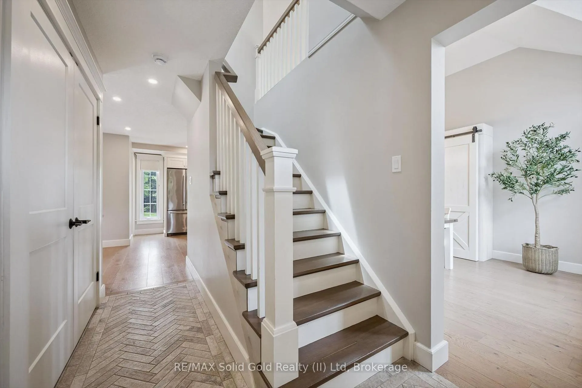 Photo 6 of 622 Westfield Drive, Waterloo — HOMEH