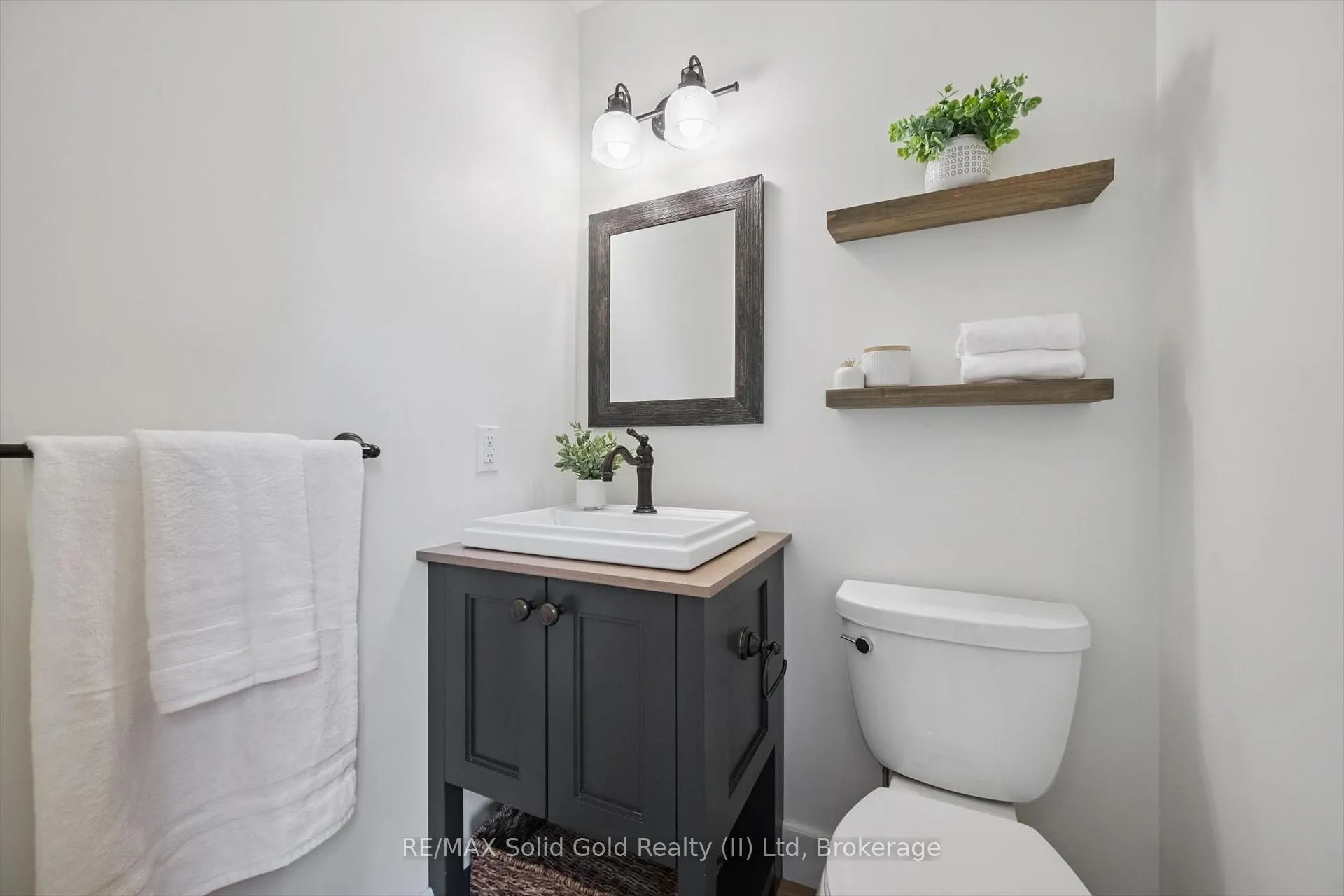 Photo 17 of 622 Westfield Drive, Waterloo — HOMEH