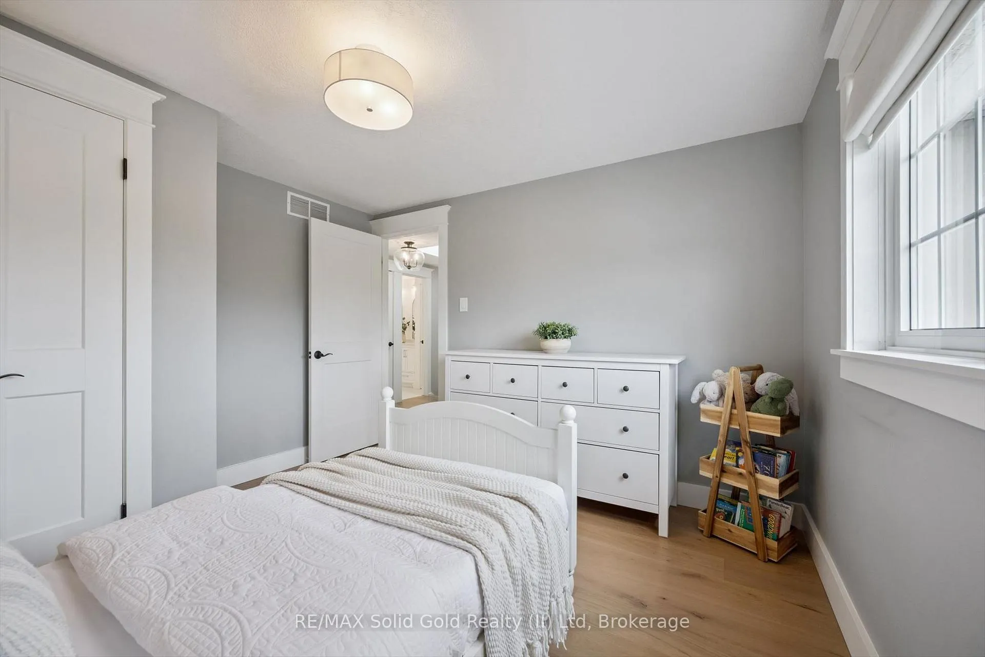 Photo 23 of 622 Westfield Drive, Waterloo — HOMEH