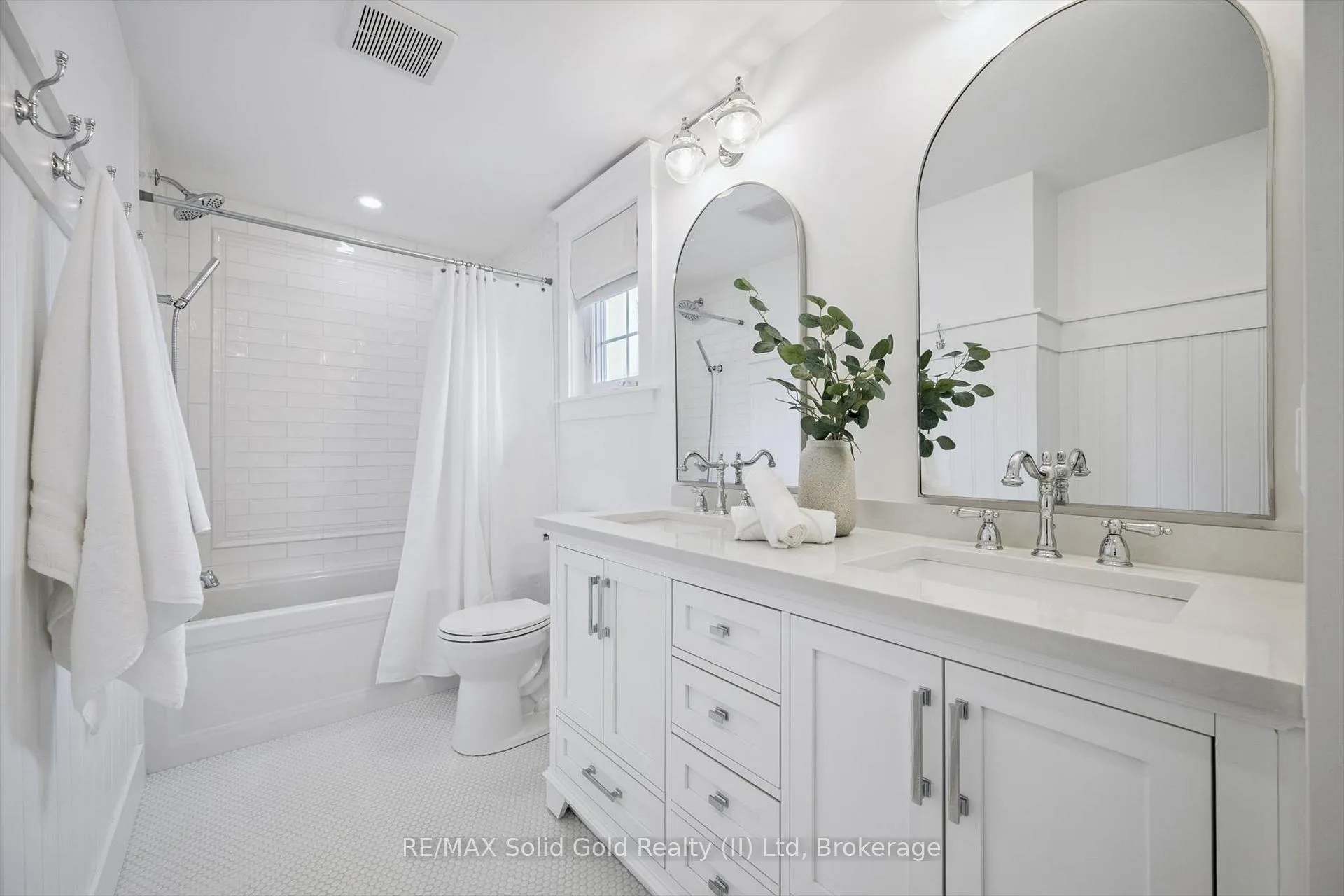 Photo 26 of 622 Westfield Drive, Waterloo — HOMEH