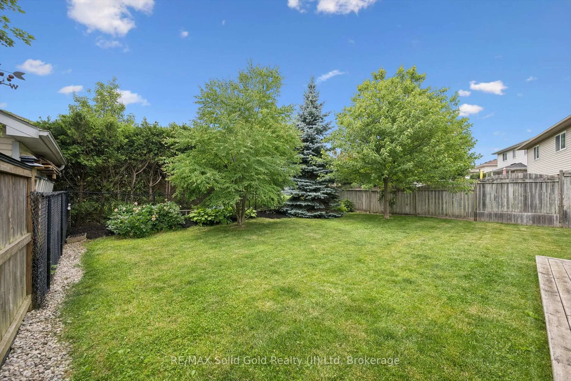 Photo 38 of 622 Westfield Drive, Waterloo — HOMEH